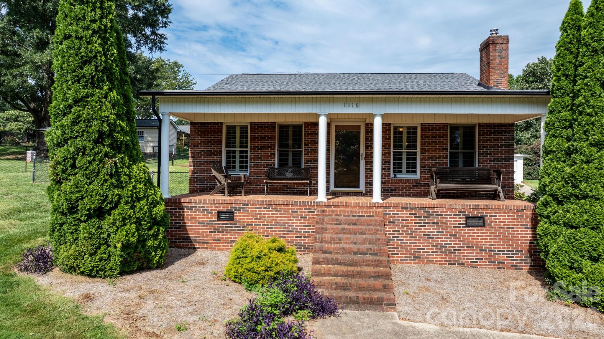 1316 Oak Canopy Rd, Lincolnton, NC 28092