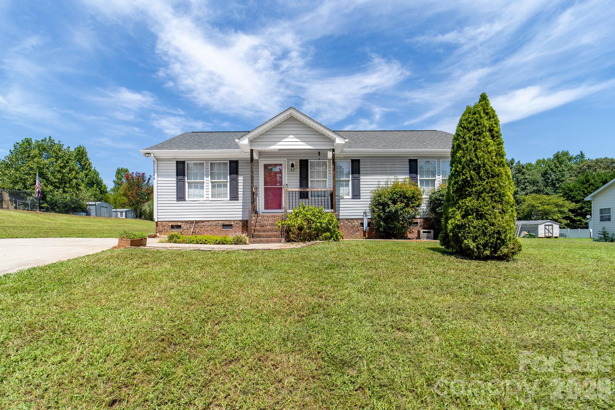 3009 Drake Dr, Stanley, NC 28164