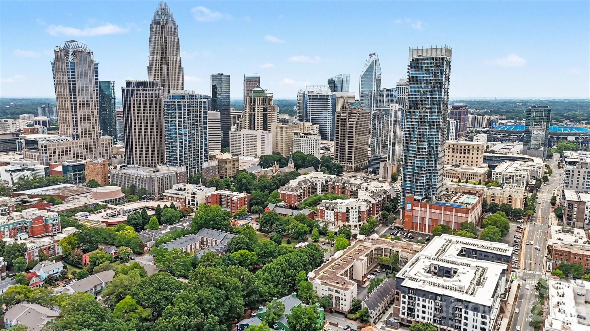 415 W 7th St #F, Charlotte, NC 28202