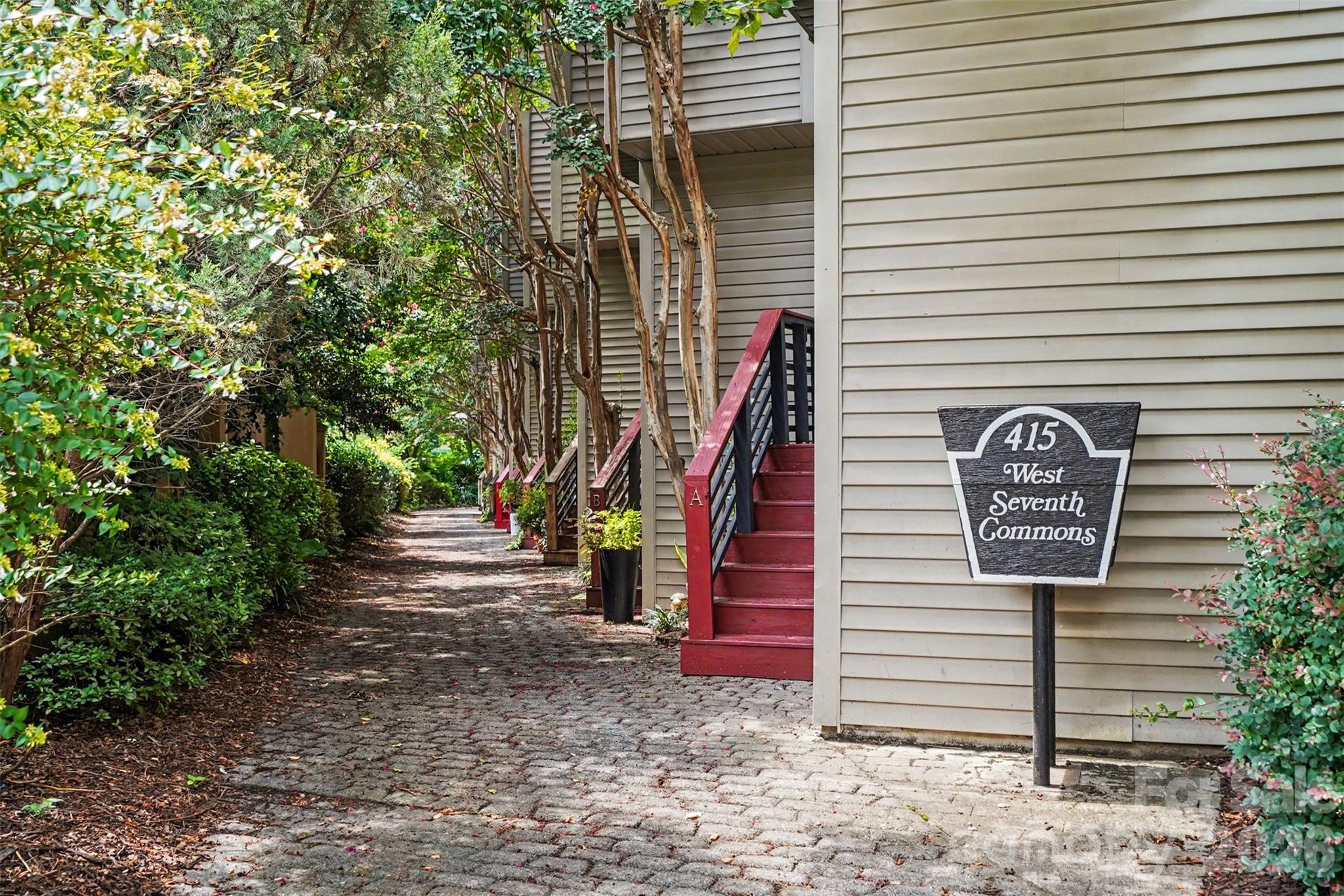 415 W 7th St #F, Charlotte, NC 28202