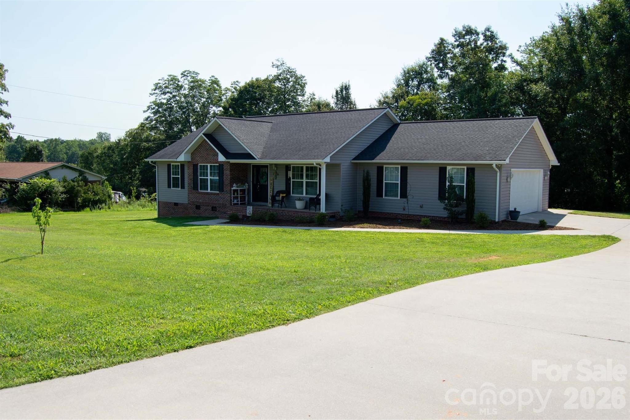 2422 23rd Street Dr NE, Hickory, NC 28601