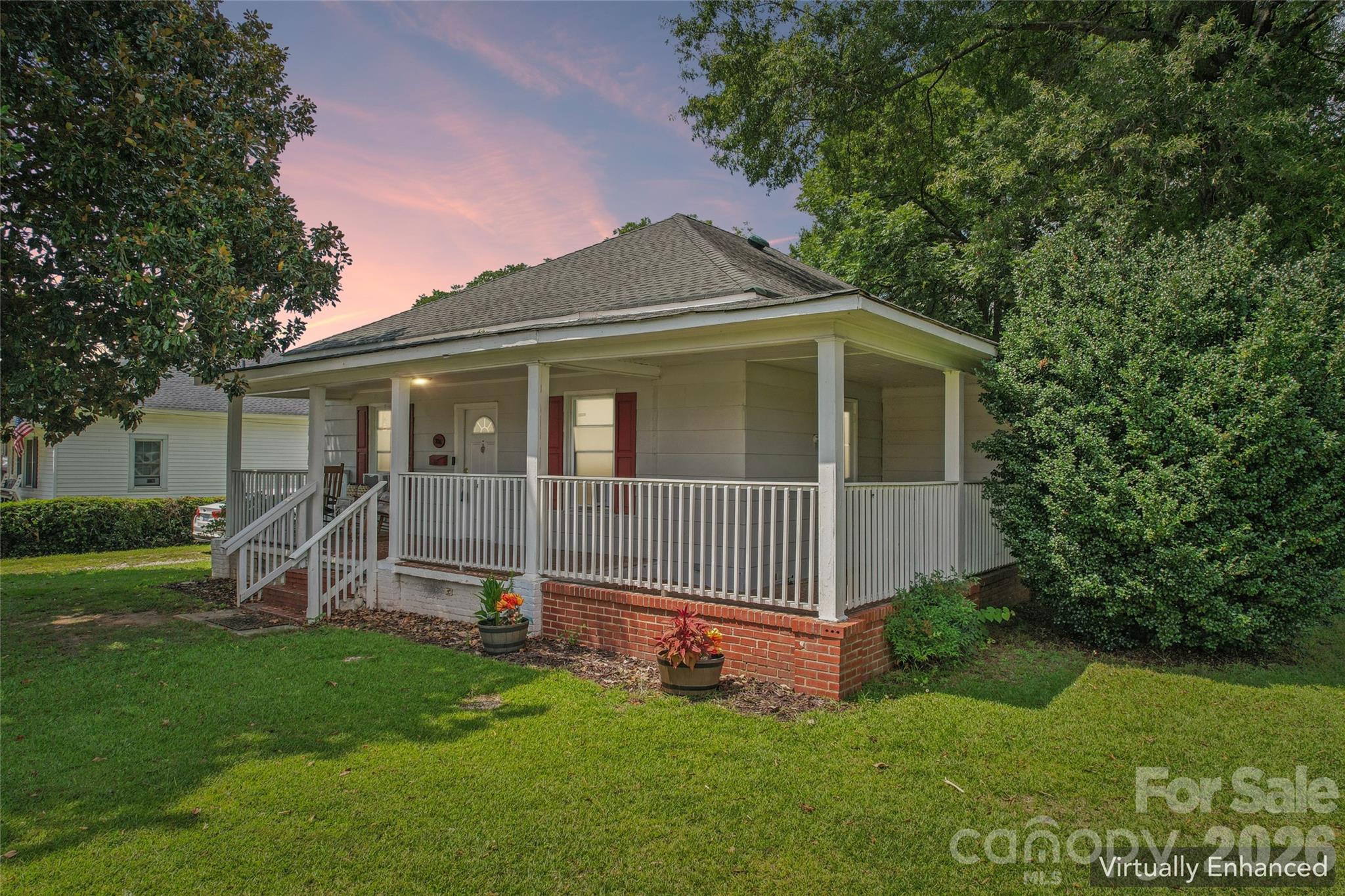 706 S Main St, Clover, SC 29710