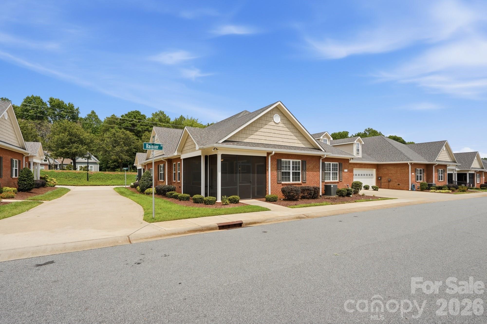 8213 Rainier Dr, Denver, NC 28037