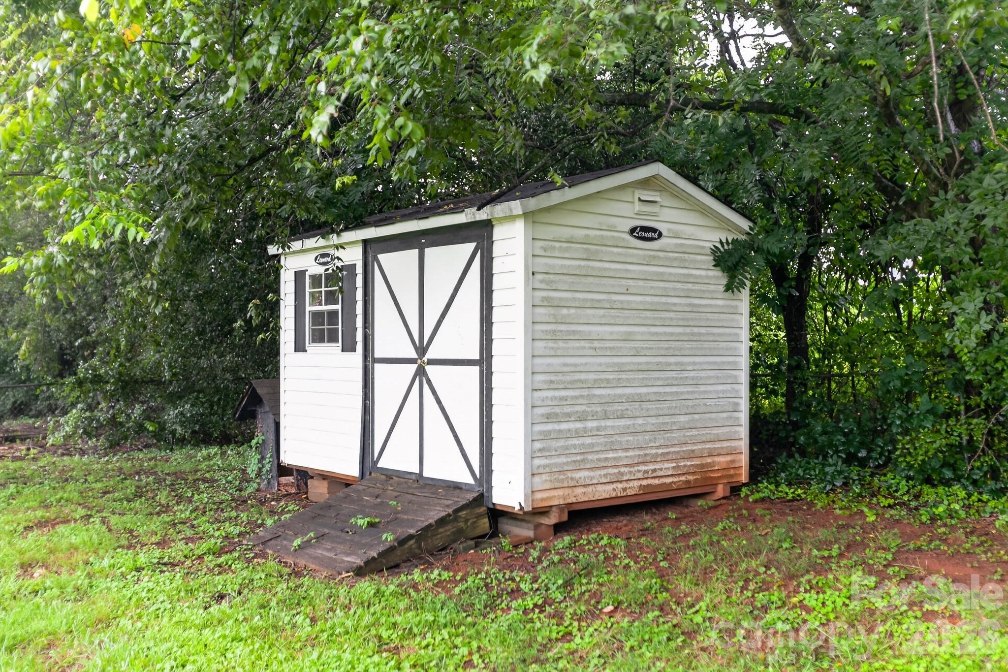 2504 Ashford Dr, Newton, NC 28658