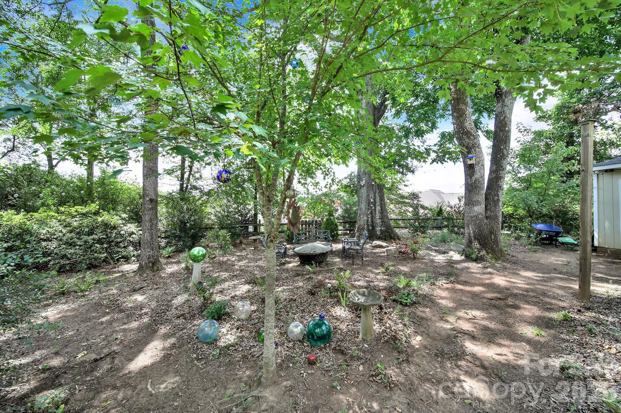 924 Glenshannon Rd, Matthews, NC 28105