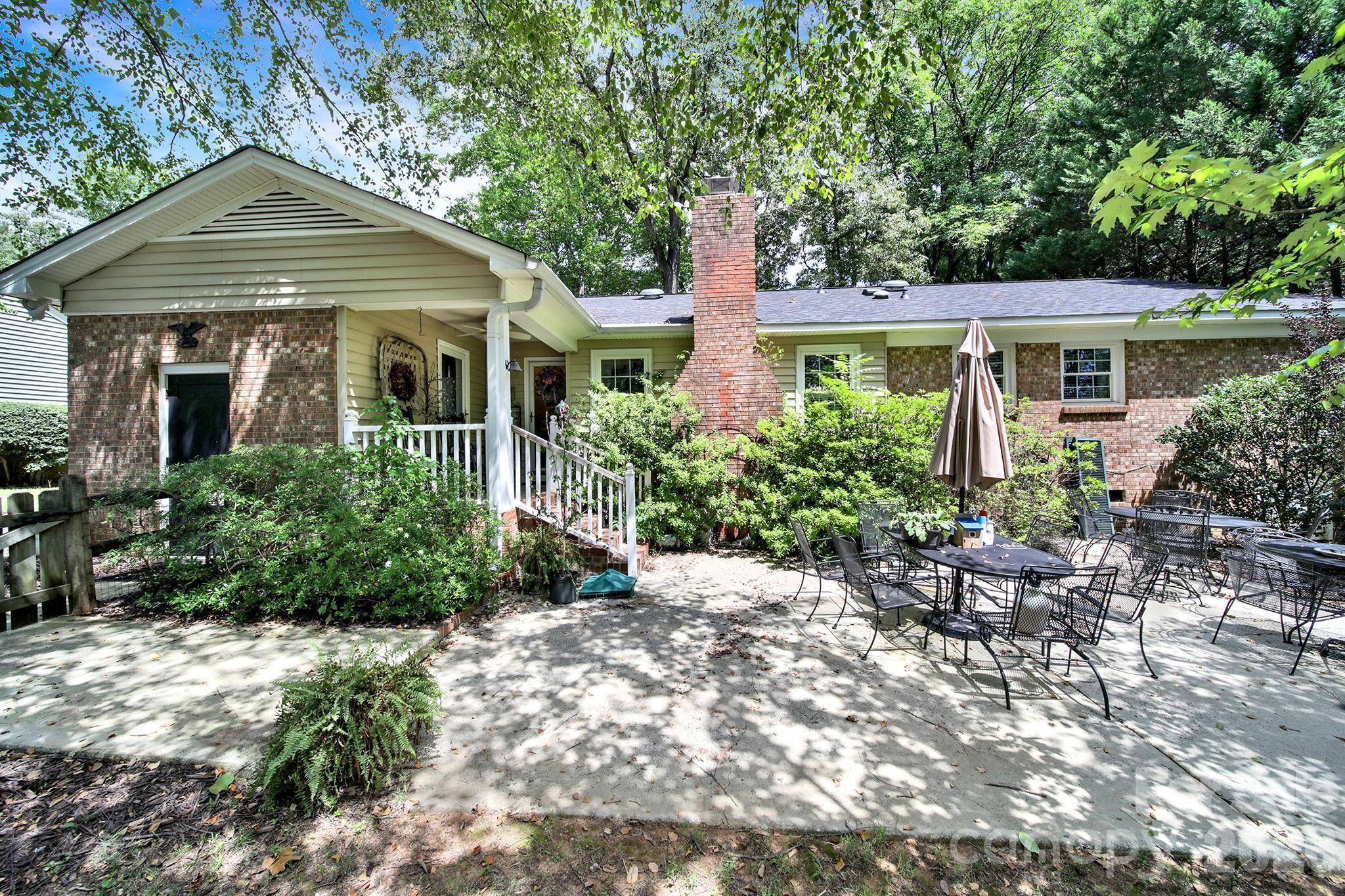 924 Glenshannon Rd, Matthews, NC 28105