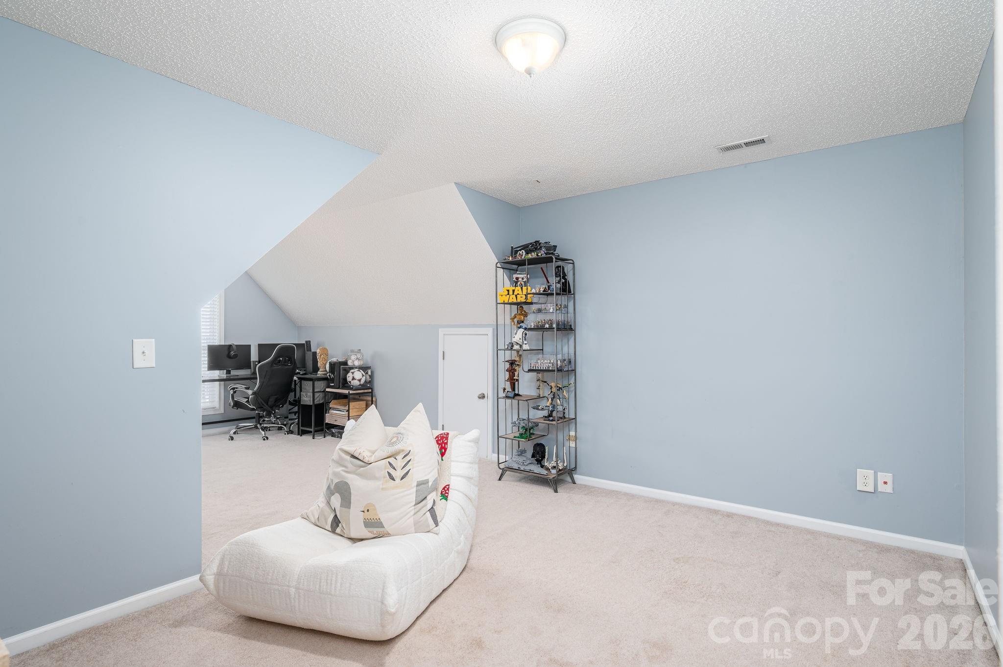 908 Carole Summey Dr, Dallas, NC 28034