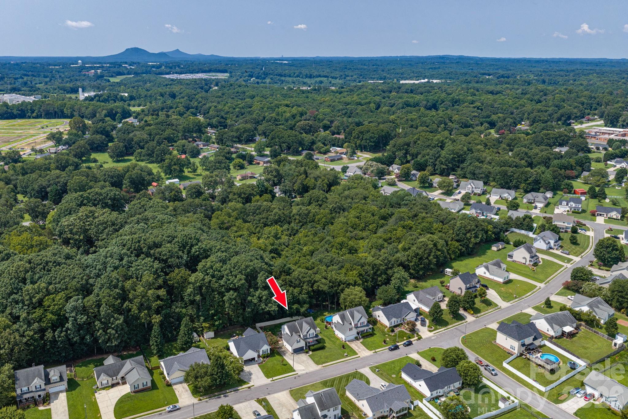 908 Carole Summey Dr, Dallas, NC 28034