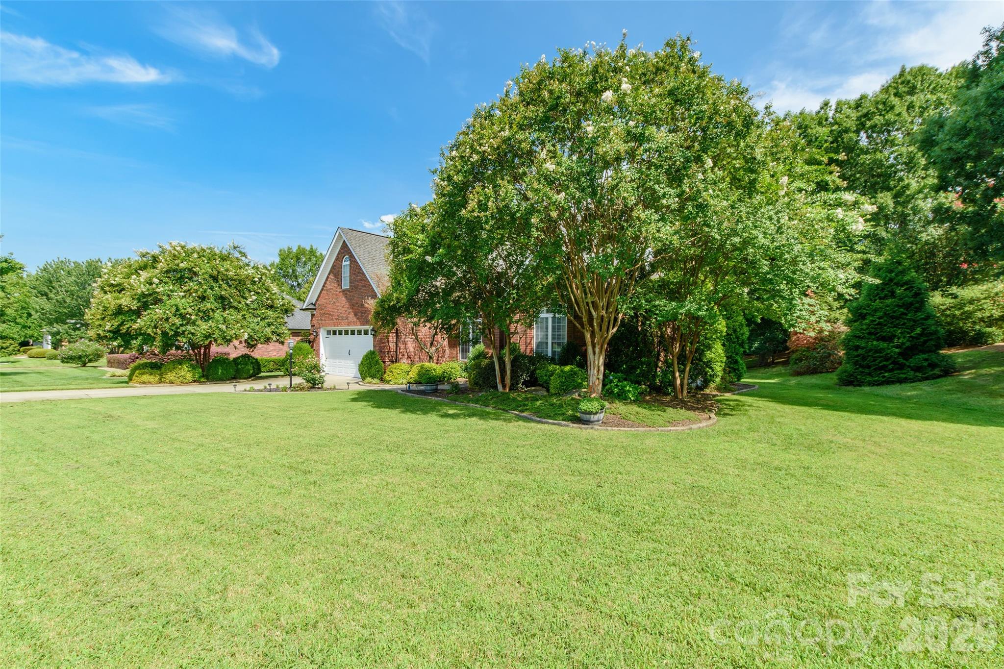 4711 Sherborne Dr, Harrisburg, NC 28075