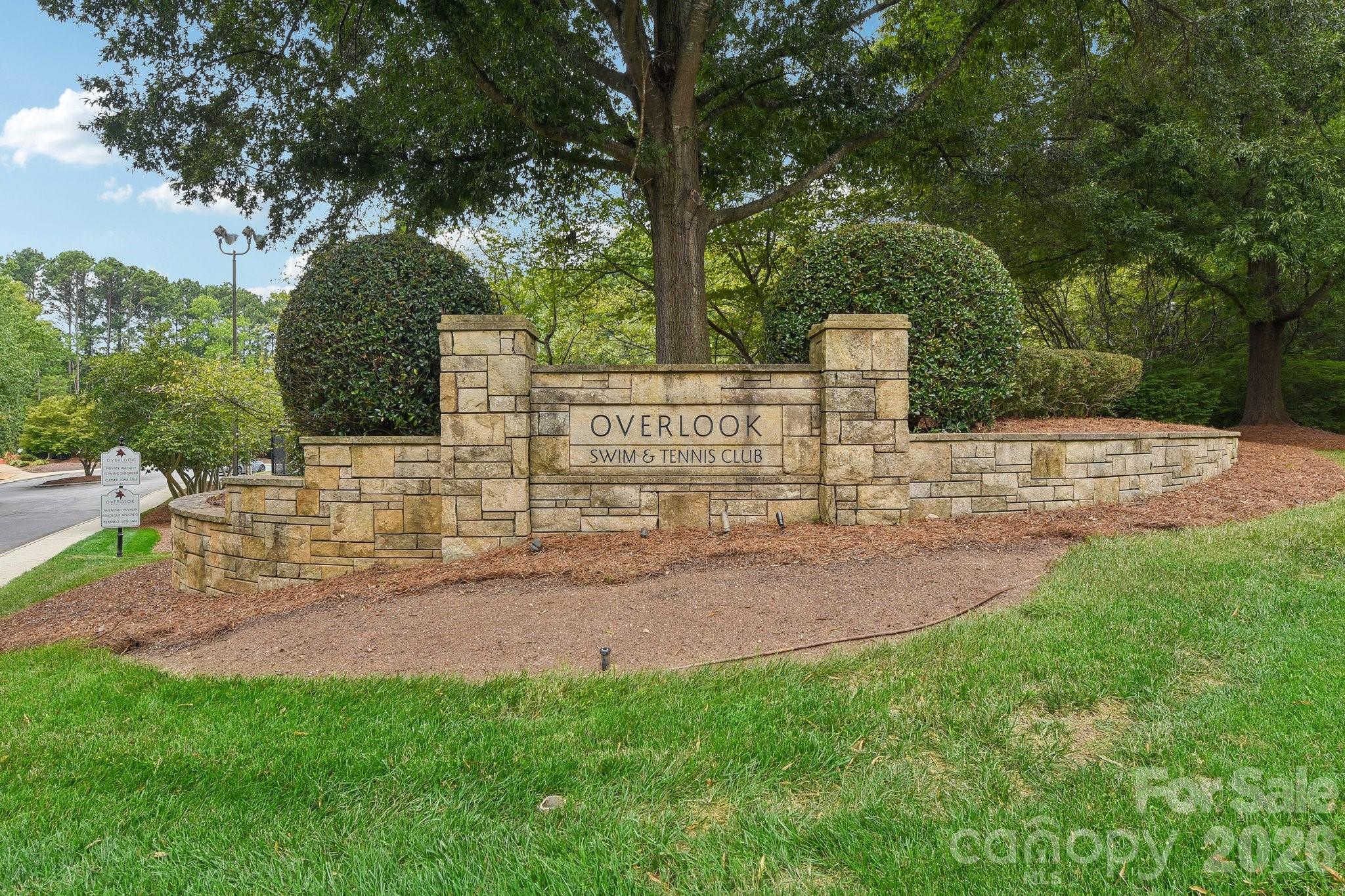 4123 Mountain Cove Dr, Charlotte, NC 28216