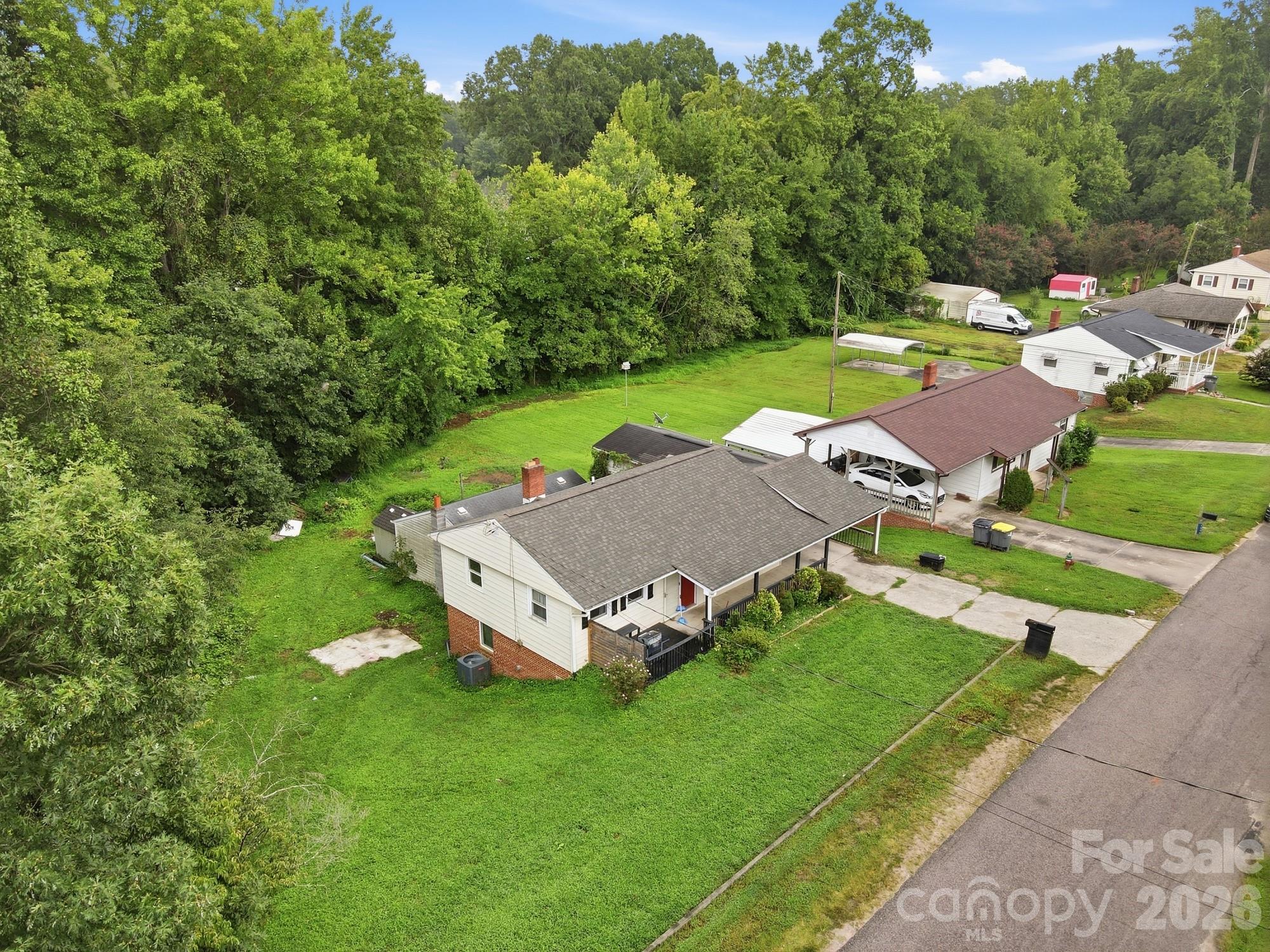 1326 Washington Ln, Kannapolis, NC 28083