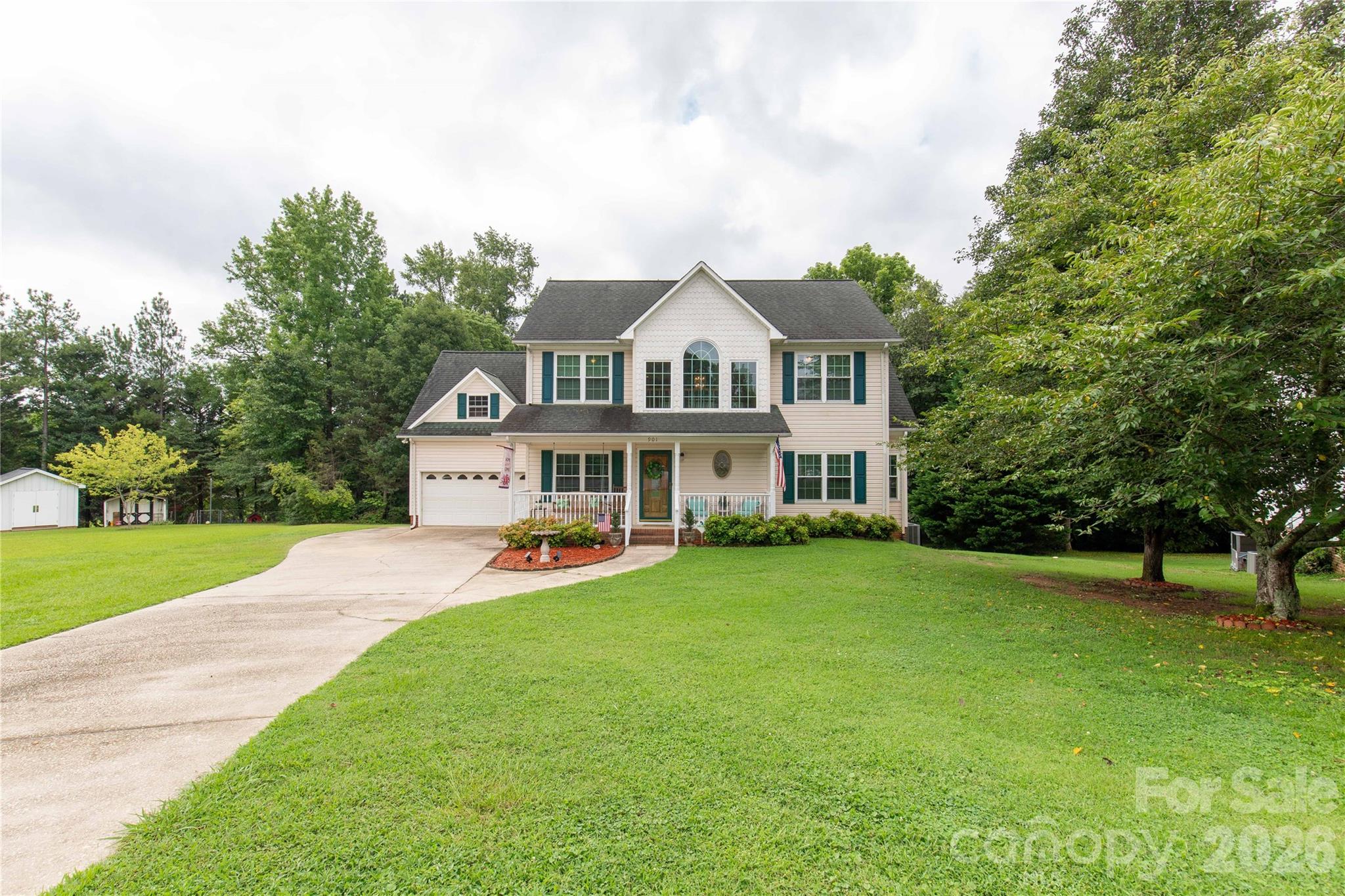 901 Clover Park Dr, Clover, SC 29710