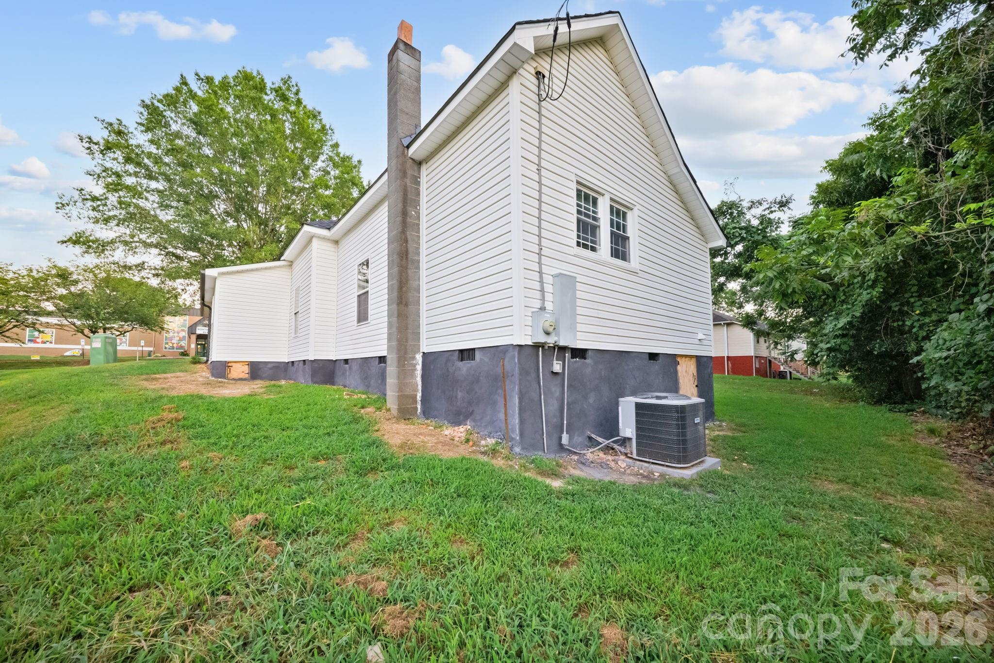 807 N Walnut St, Kannapolis, NC 28081