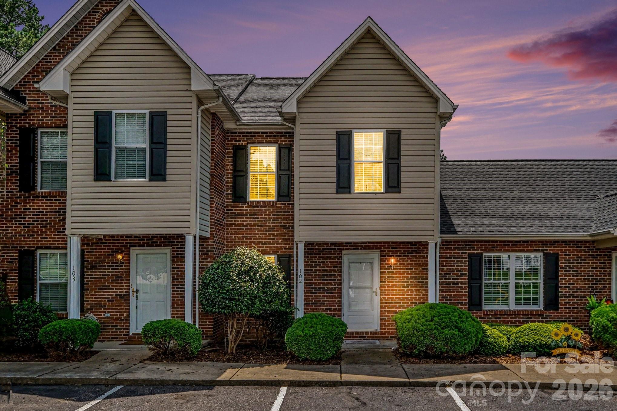 2240 15th Ave NE #102, Hickory, NC 28601