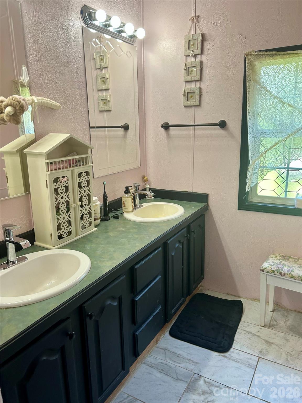2388 Liberty Church St, Hickory, NC 28601