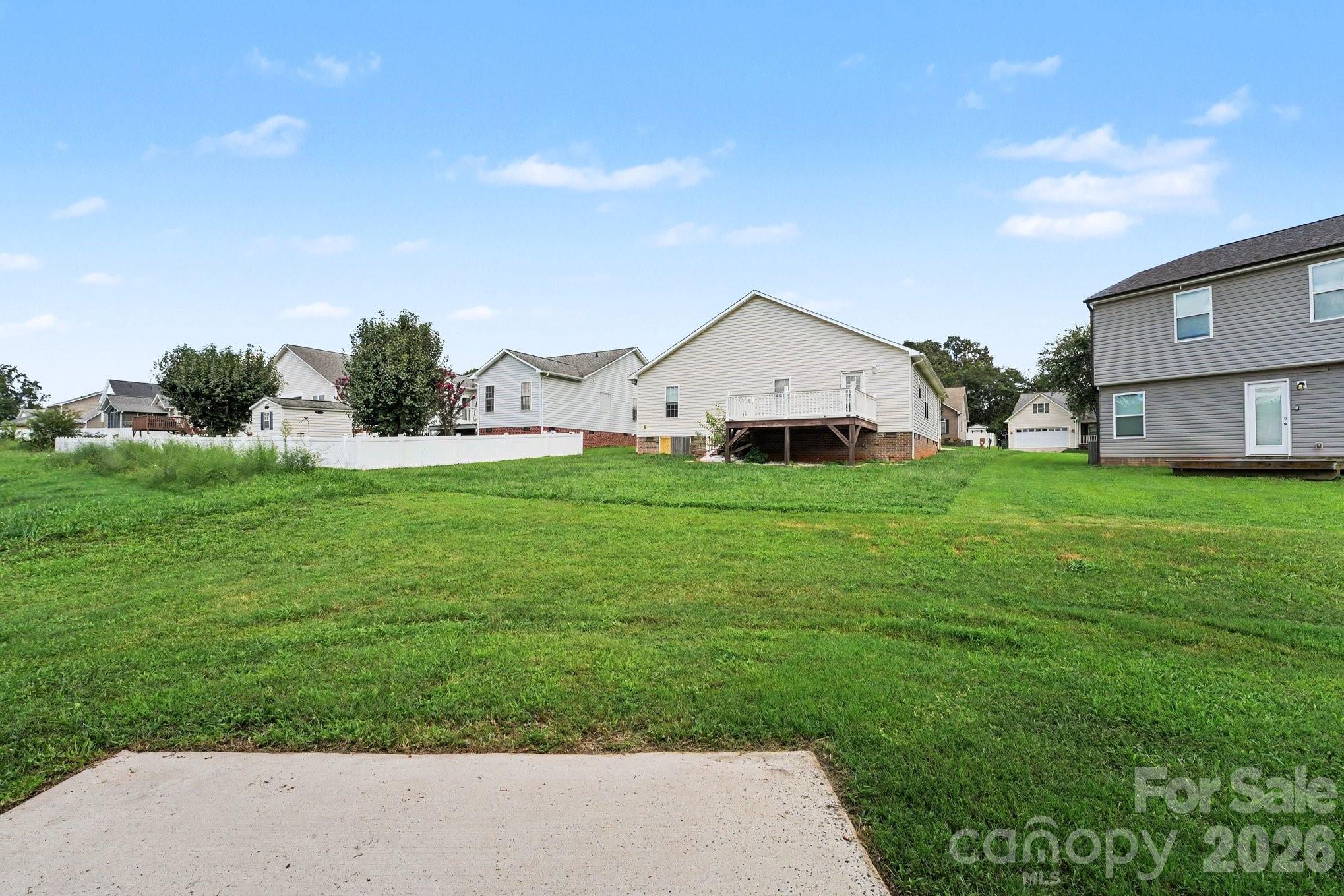 1545 Mayfair Dr, Conover, NC 28613
