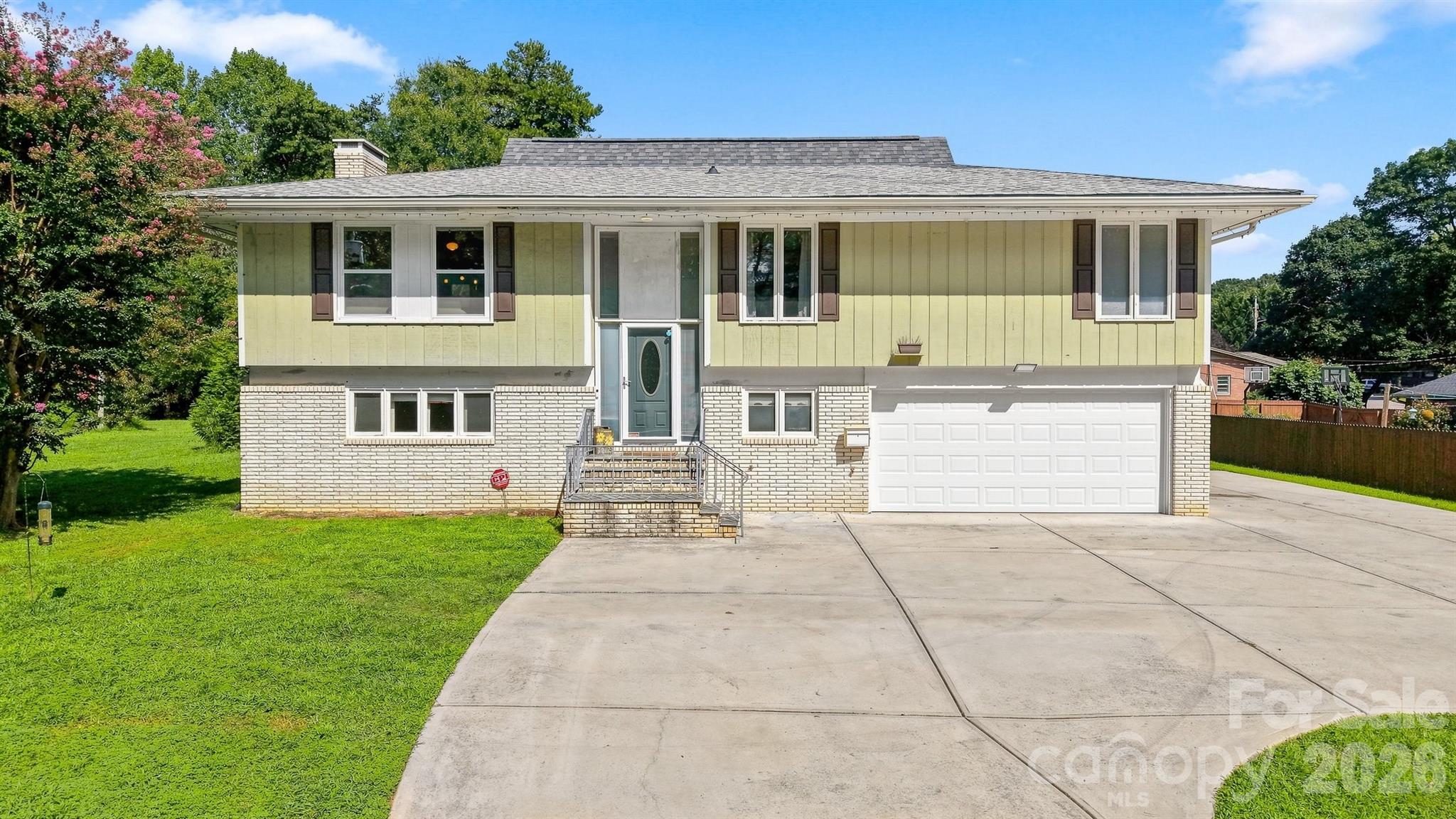706 Springdale Rd, Statesville, NC 28677