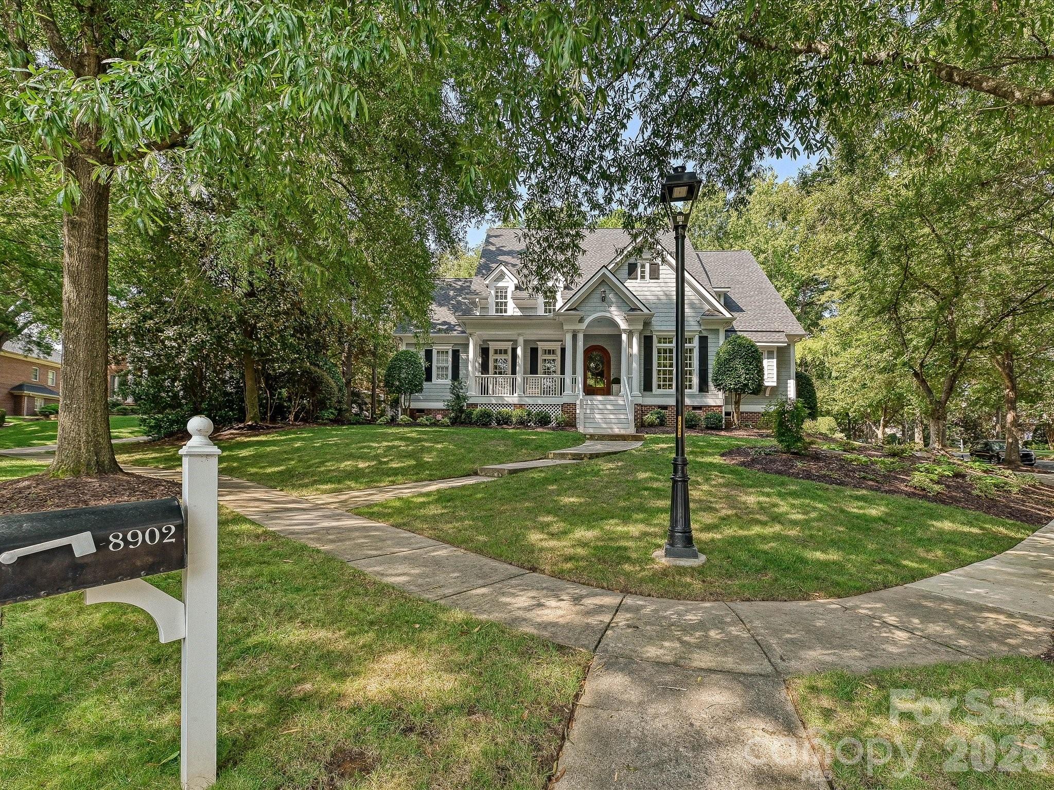 8902 Summer Club Rd, Charlotte, NC 28277