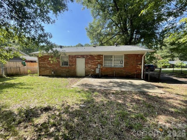 909 Carrington Dr, Charlotte, NC 28214