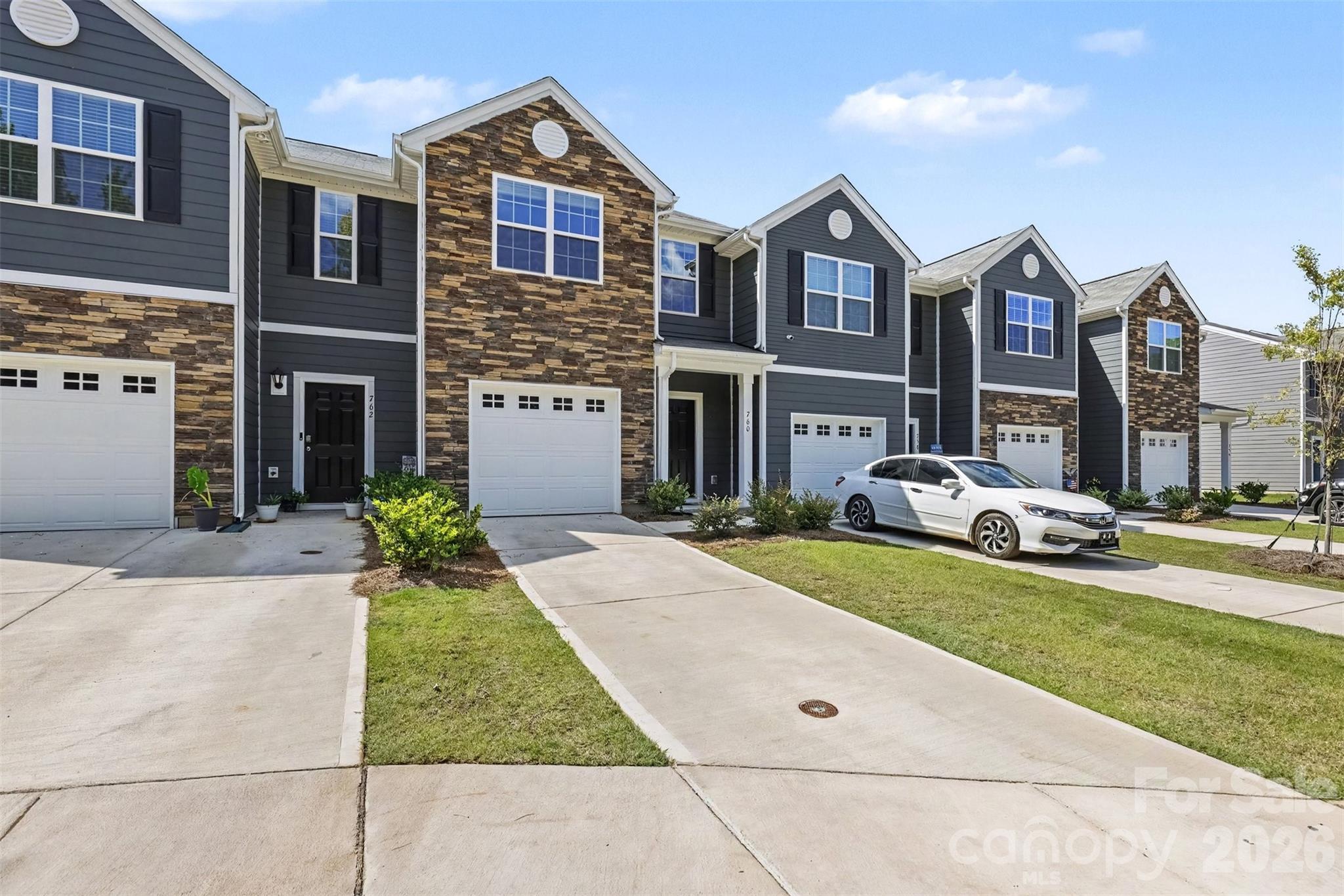 760 Wagon Cross Ct, York, SC 29745