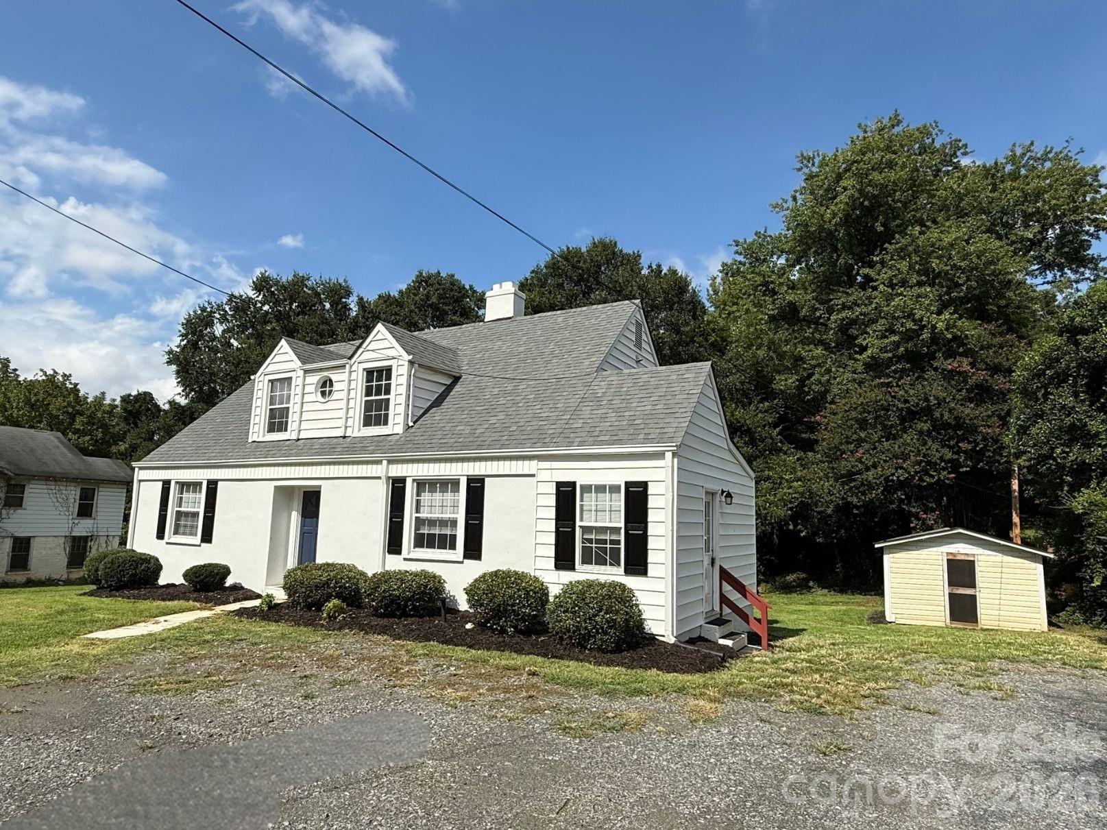 1351 S Aspen St, Lincolnton, NC 28092