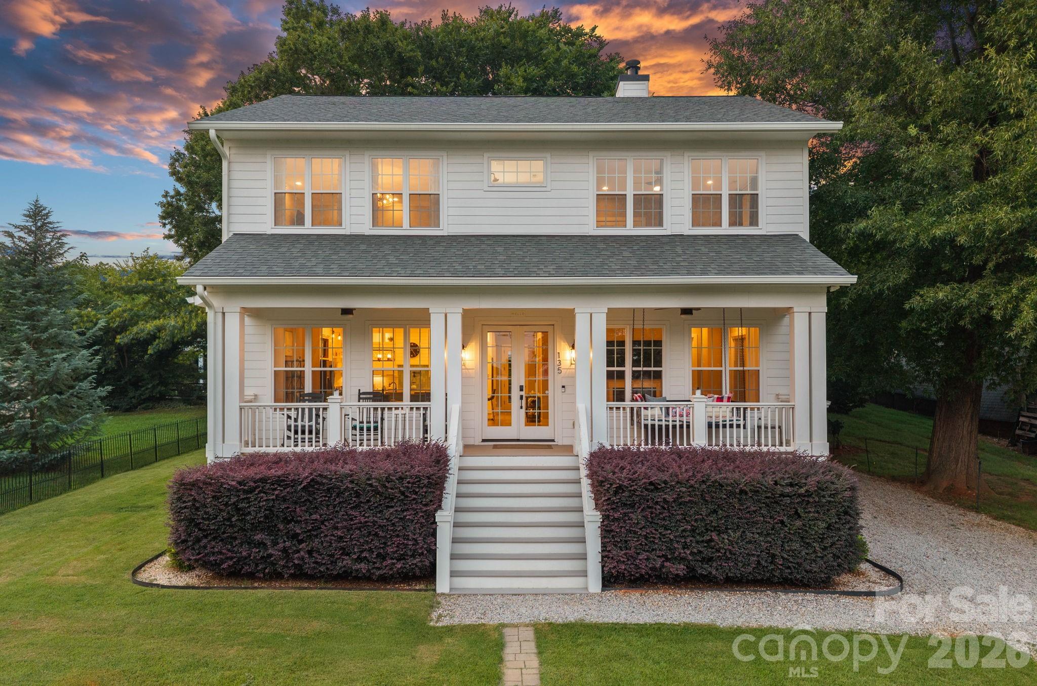 135 Surfside Ln, Mooresville, NC 28117