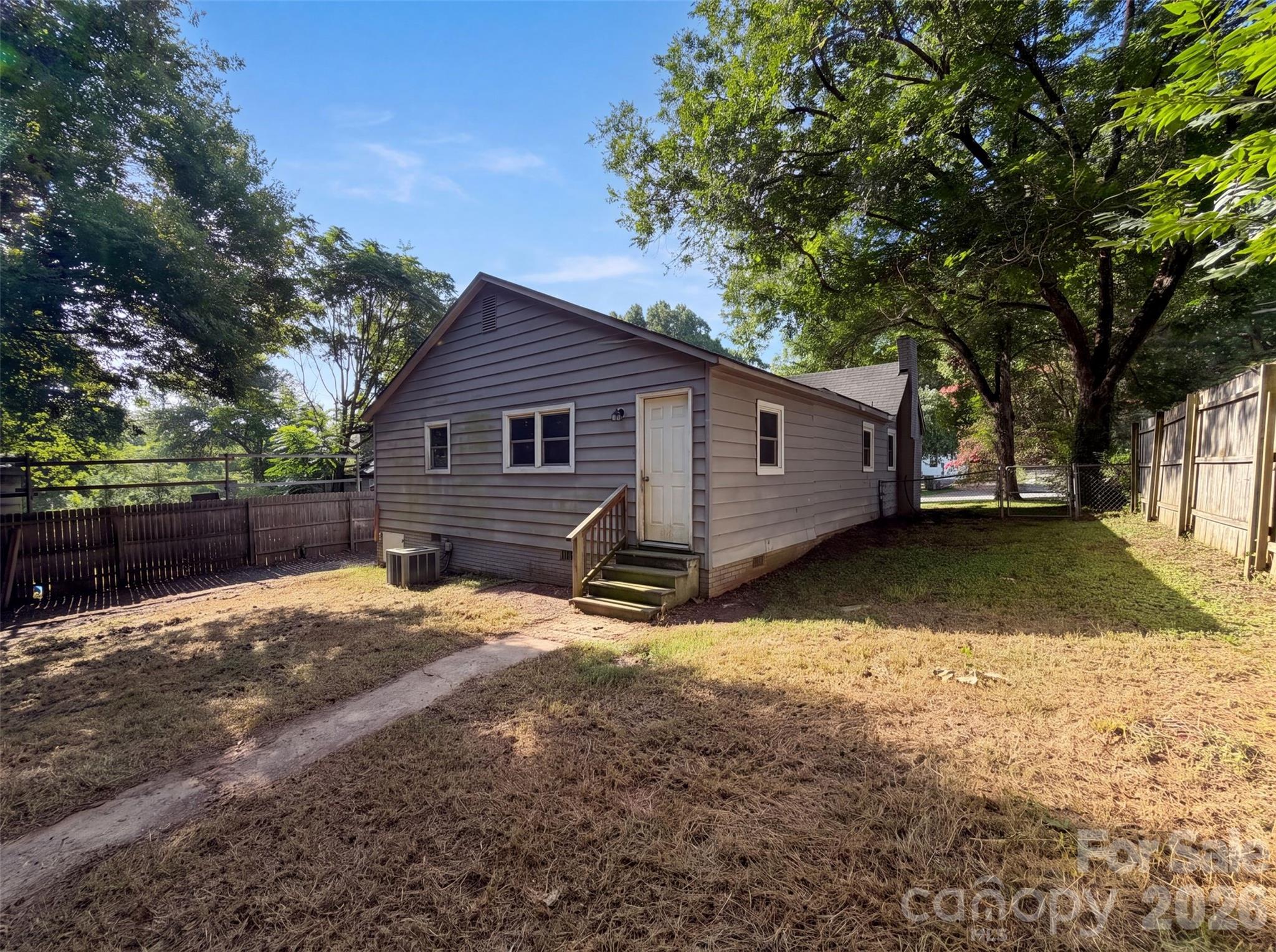 831 Fairview St, Kannapolis, NC 28083