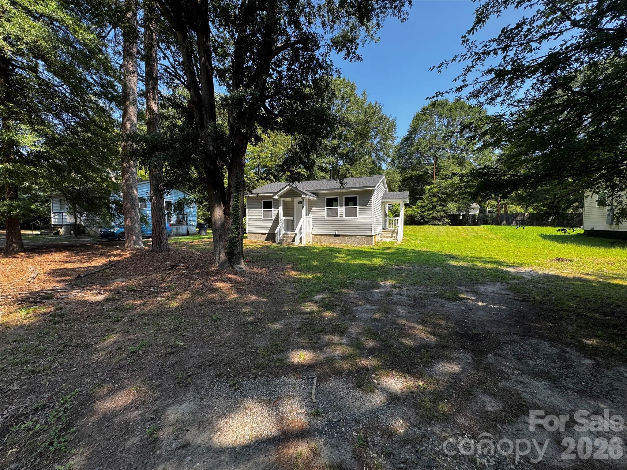 510 E Peachtree St, Dallas, NC 28034