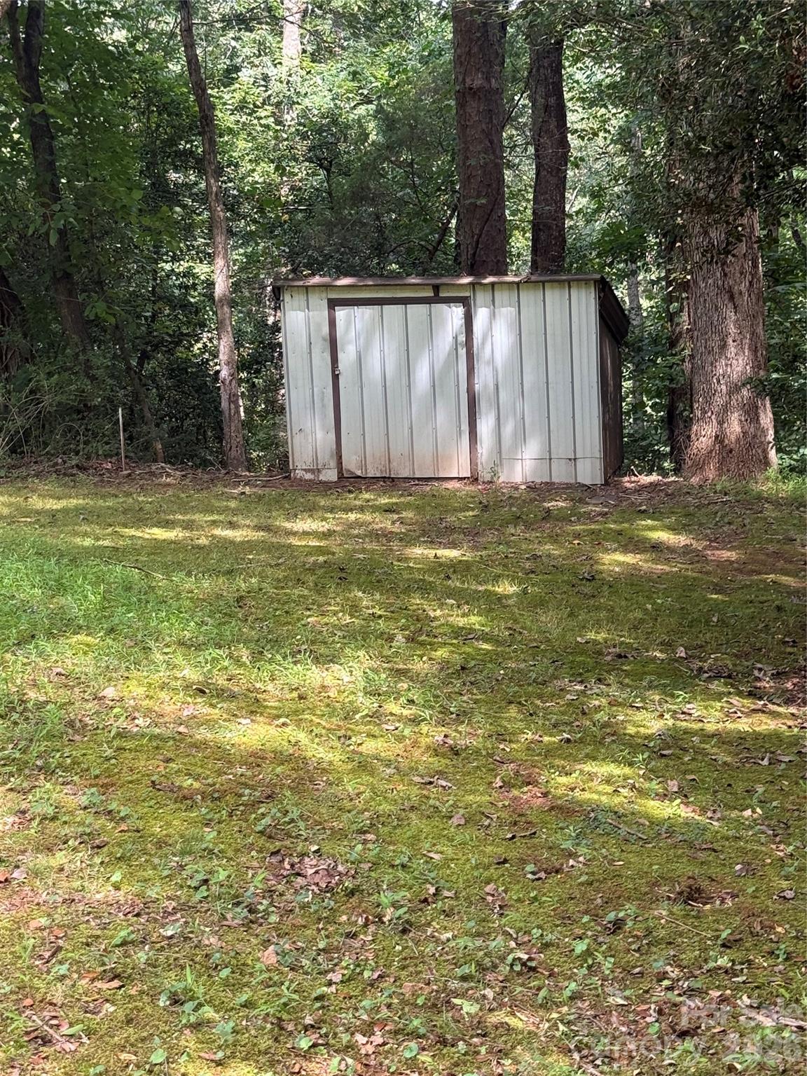 2015 39th Ave NE, Hickory, NC 28601