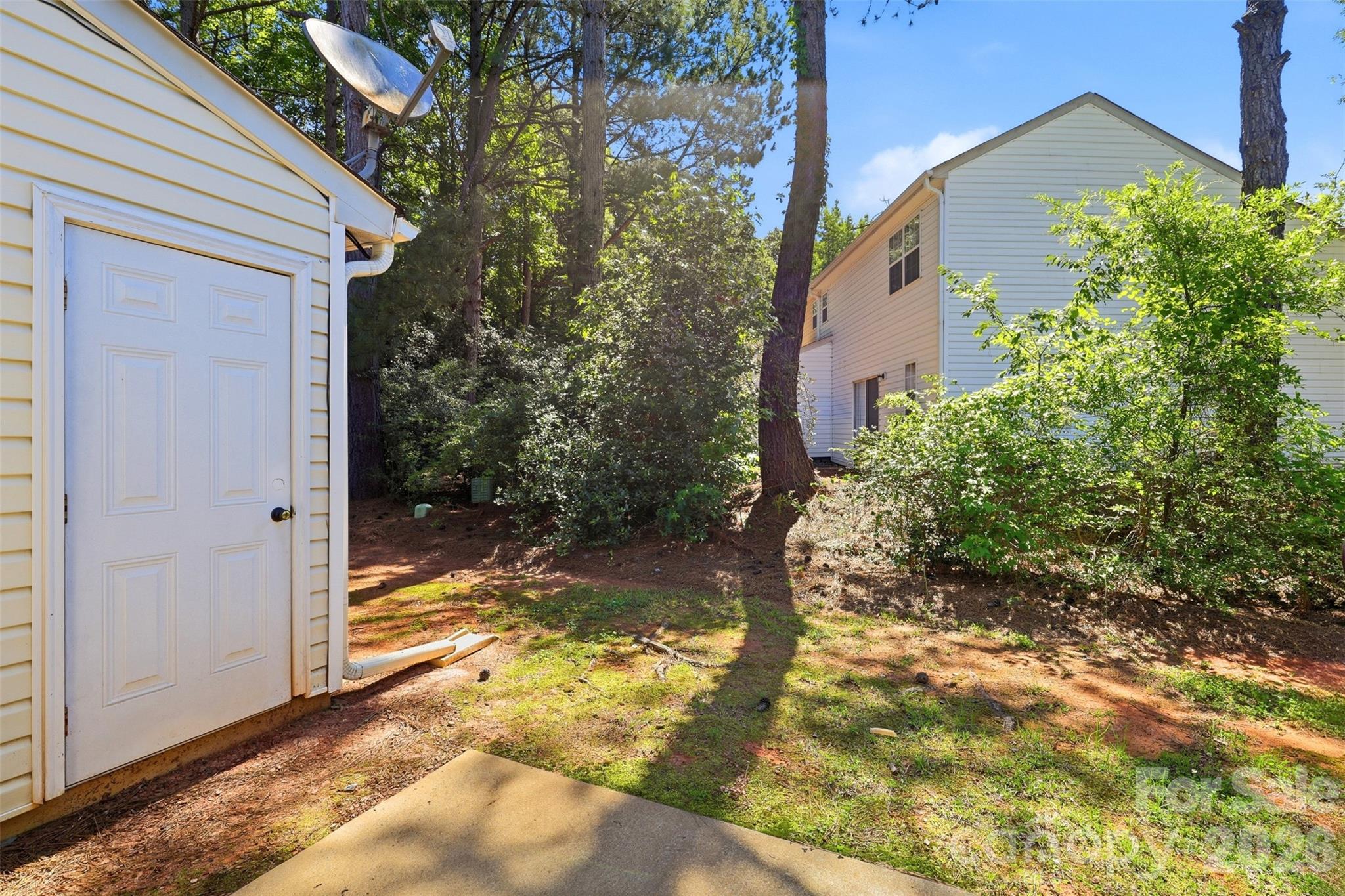 6720 Cypress Tree Ln, Charlotte, NC 28215