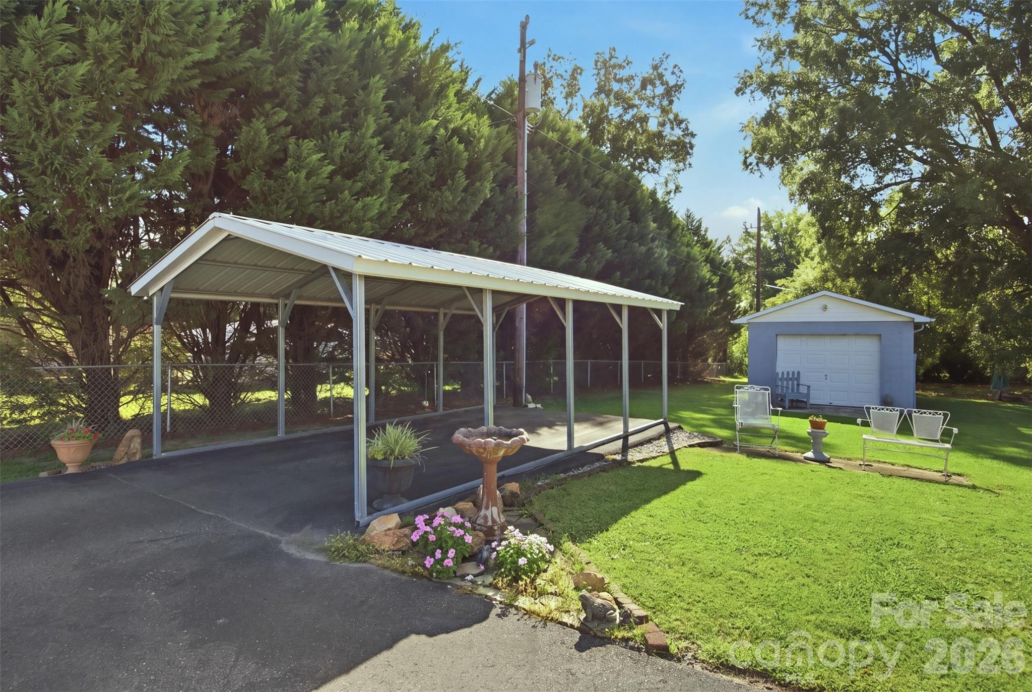 204 Memorial Dr, Clover, SC 29710