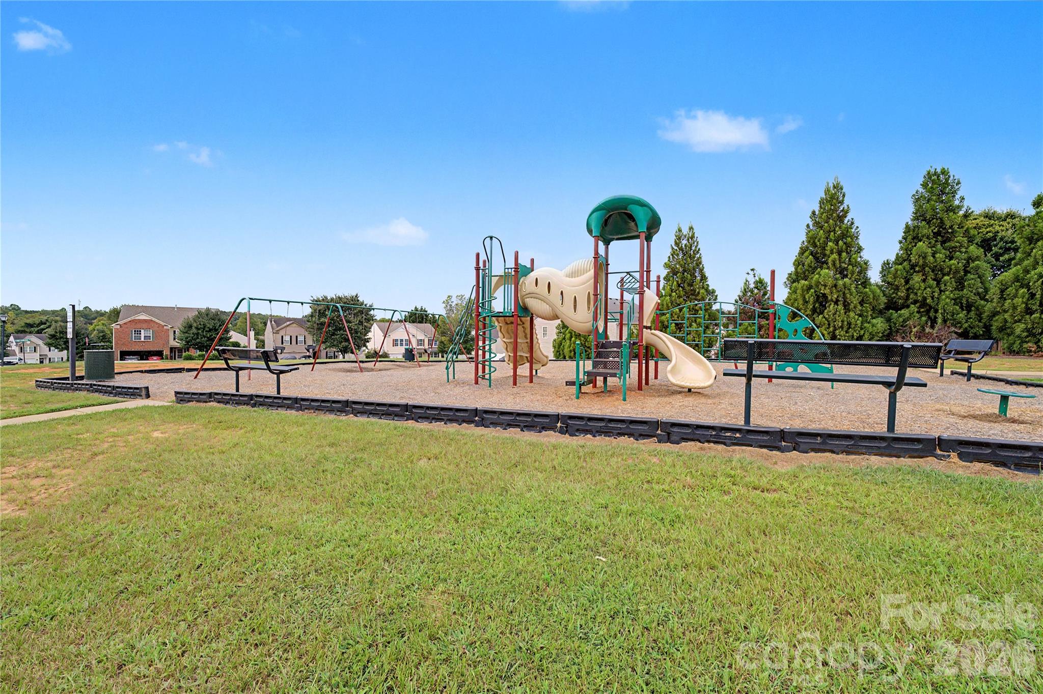 329 Farm Springs Dr, Mount Holly, NC 28120
