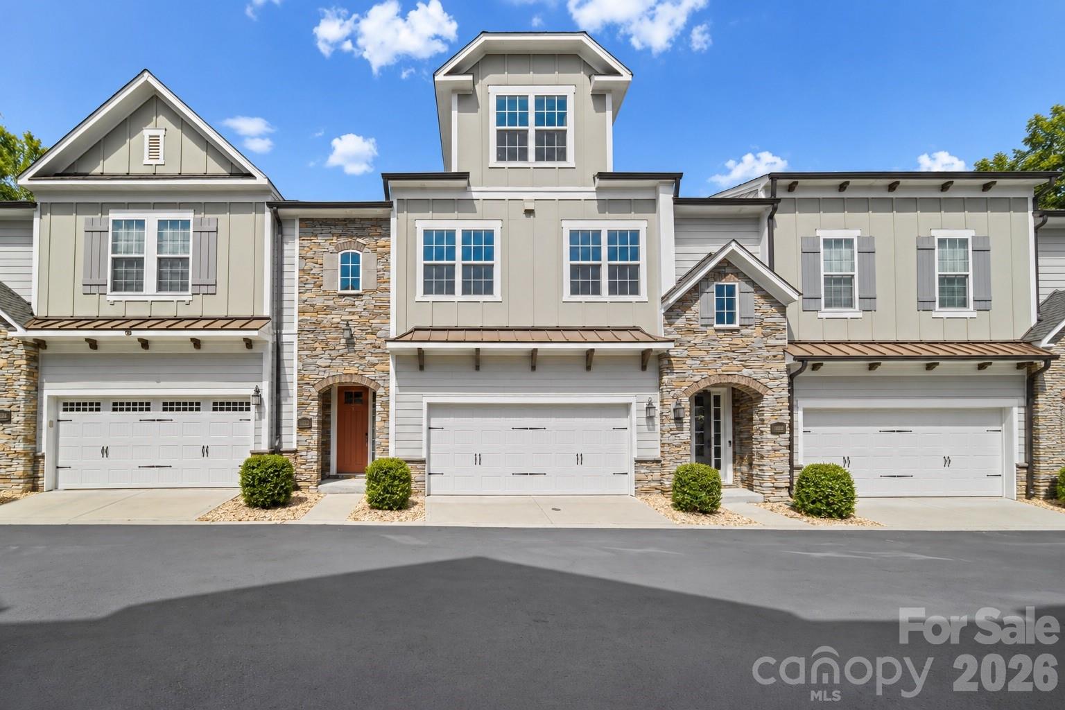 10112 Claire Vista Dr, Charlotte, NC 28277