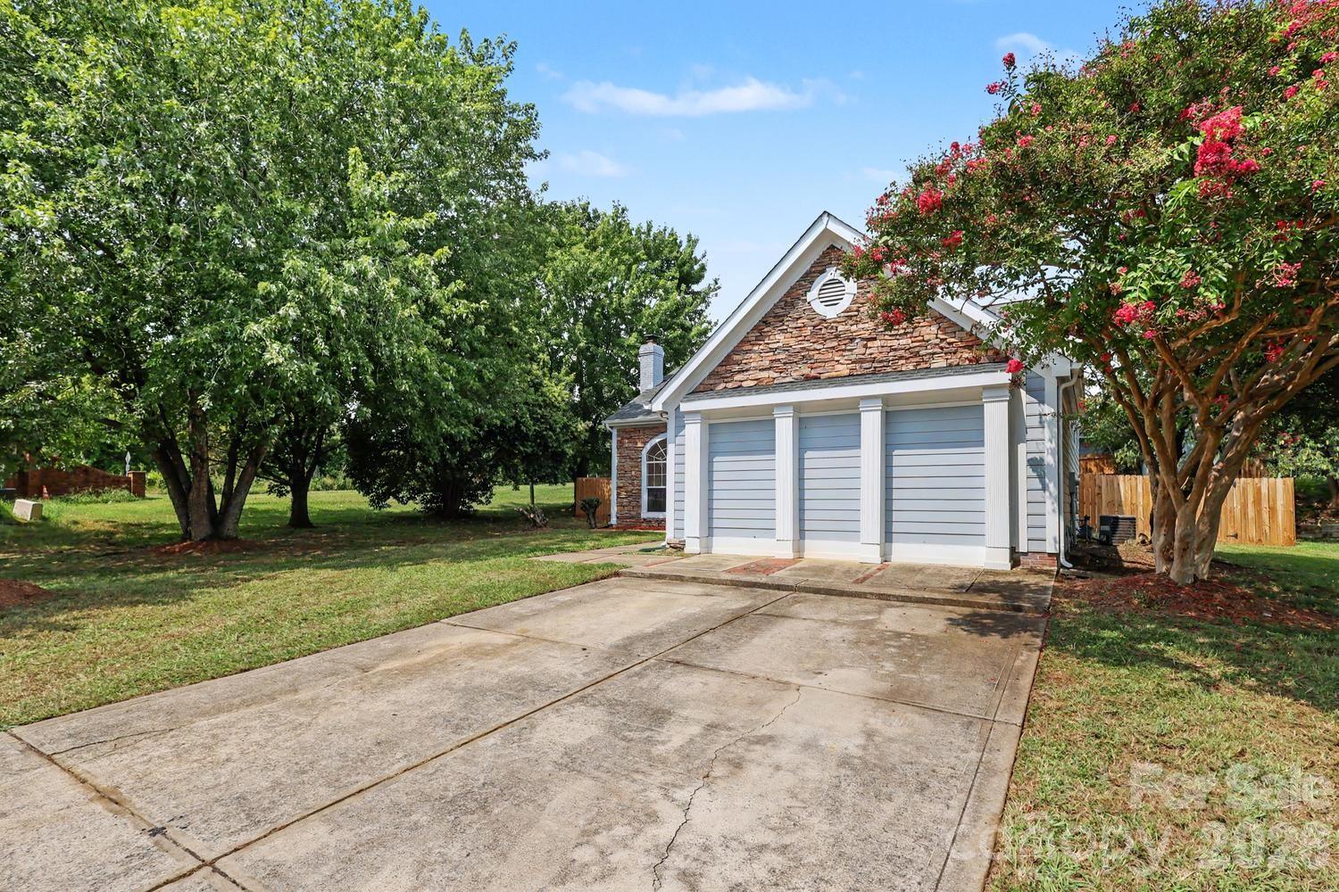 1336 Yorkdale Dr, Charlotte, NC 28217