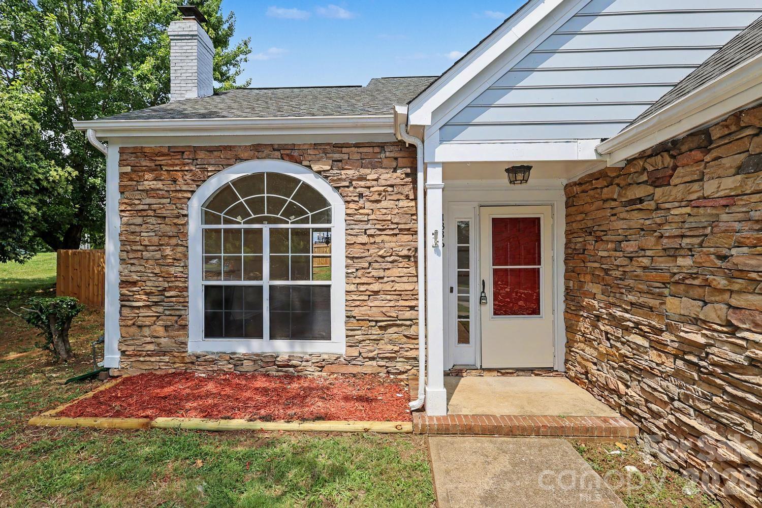 1336 Yorkdale Dr, Charlotte, NC 28217
