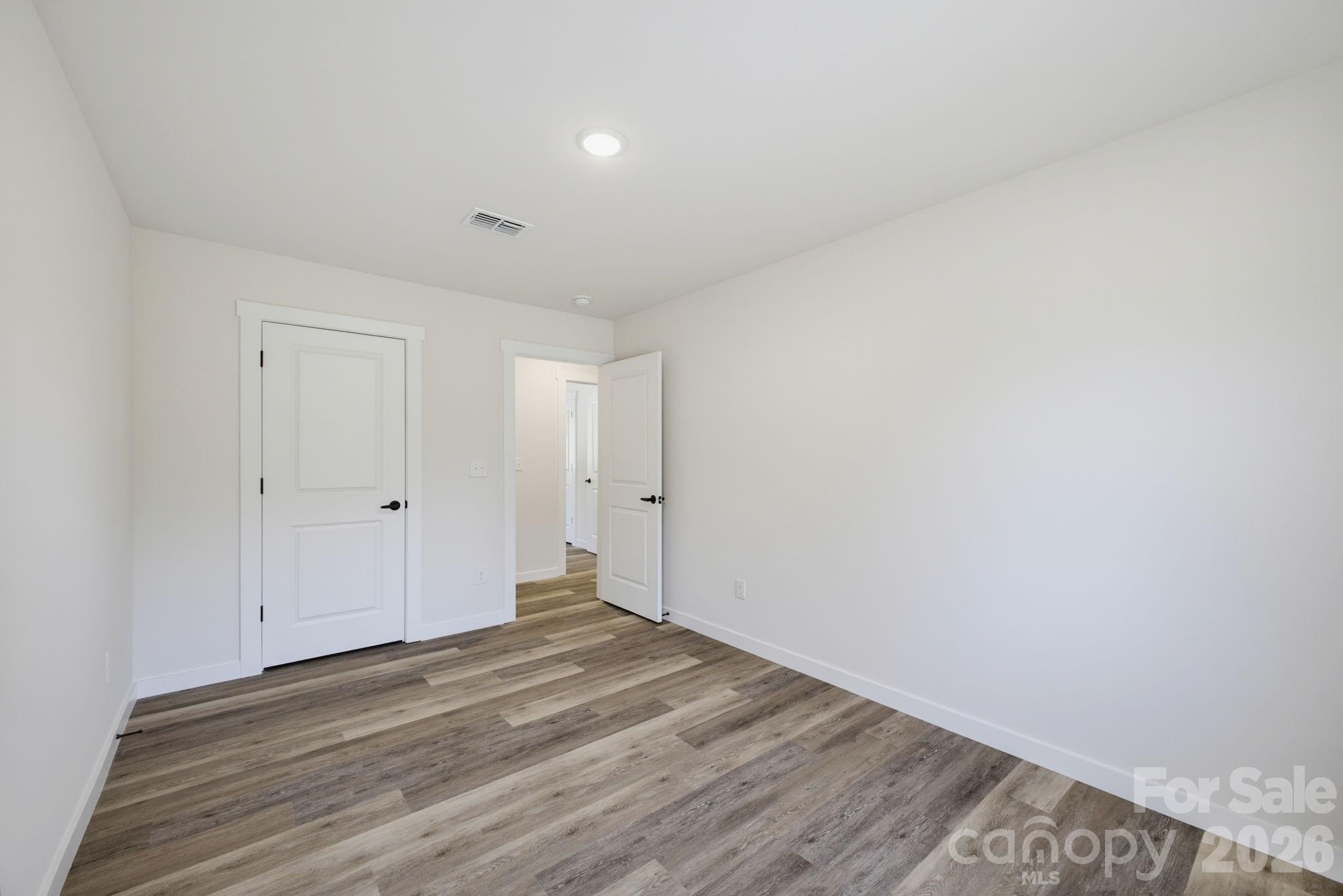 4147 2nd St NE, Hickory, NC 28601