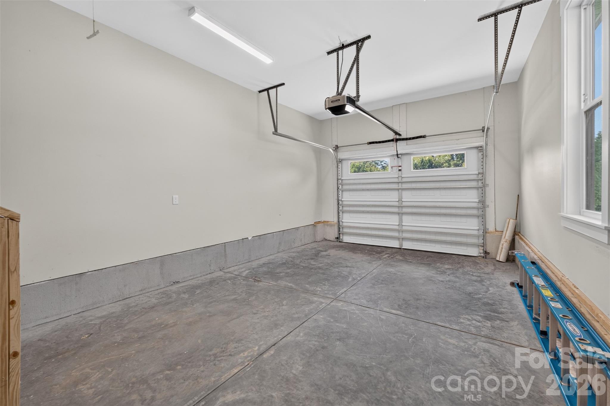 2416 4th Ave NW, Hickory, NC 28601