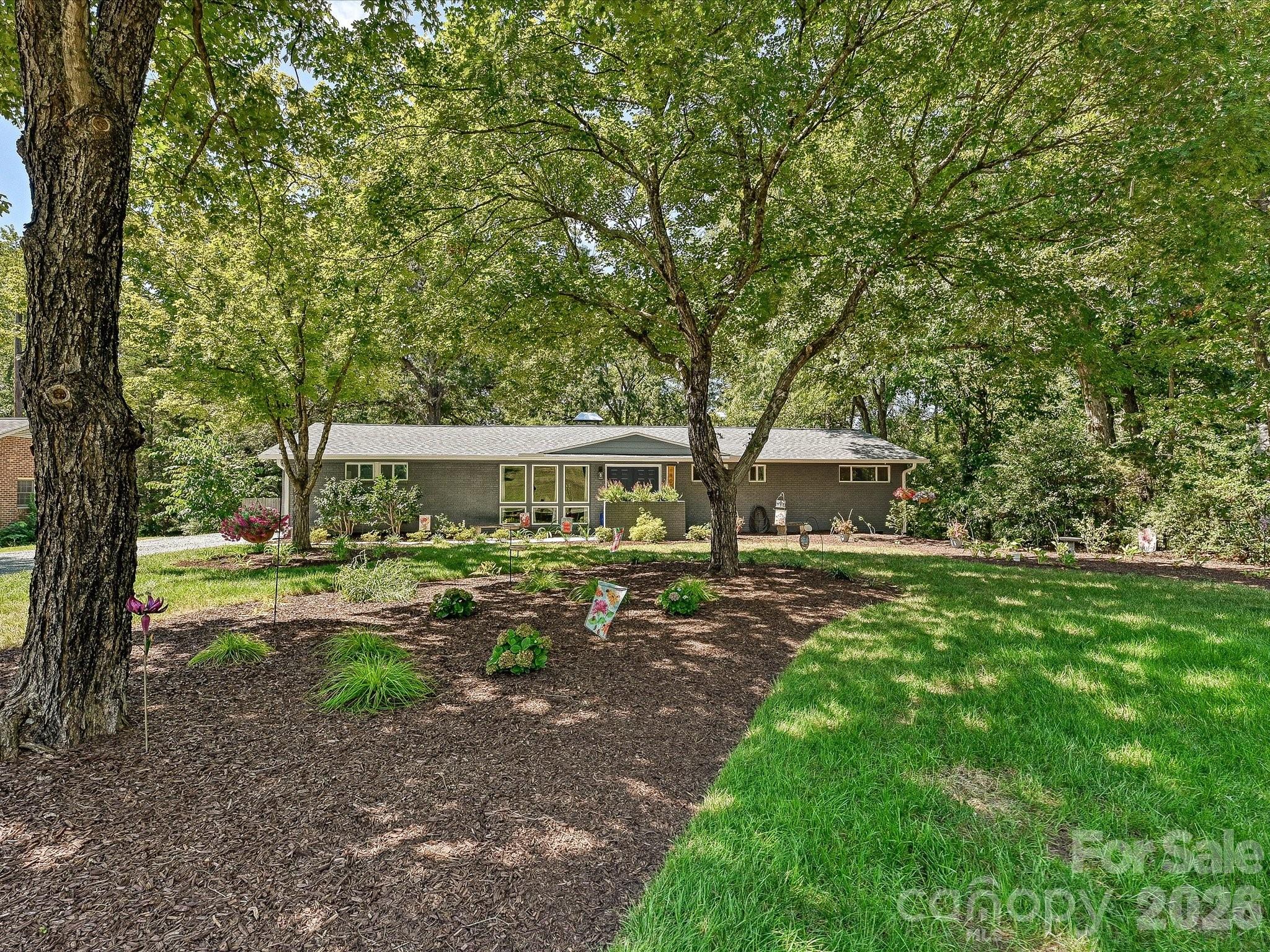 1901 Balfour Ln, Charlotte, NC 28216