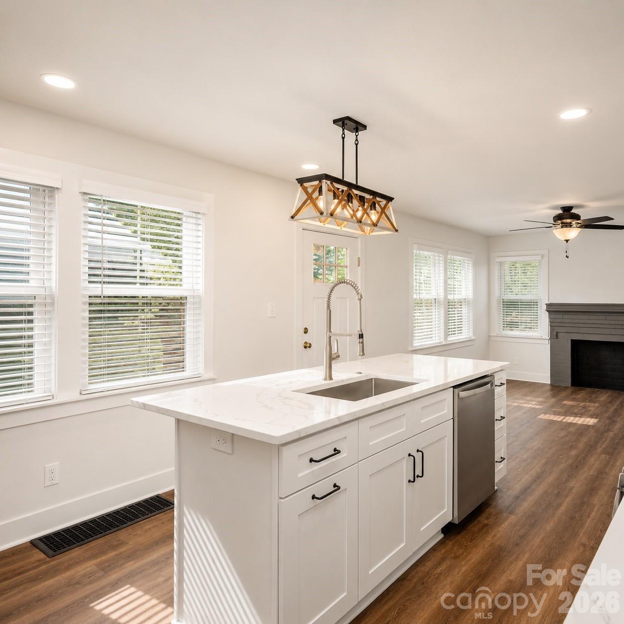 2104 St Mark St, Charlotte, NC 28216