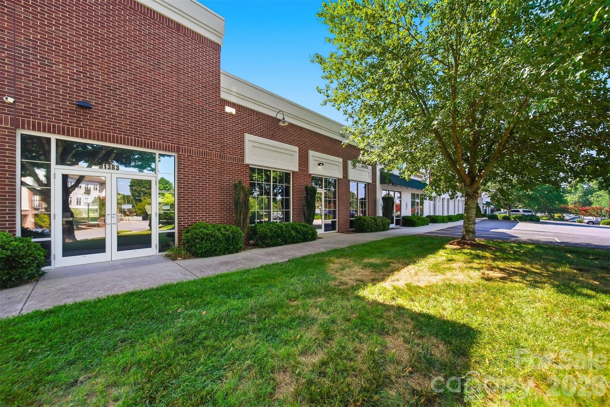 1381 N Center St, Hickory, NC 28601