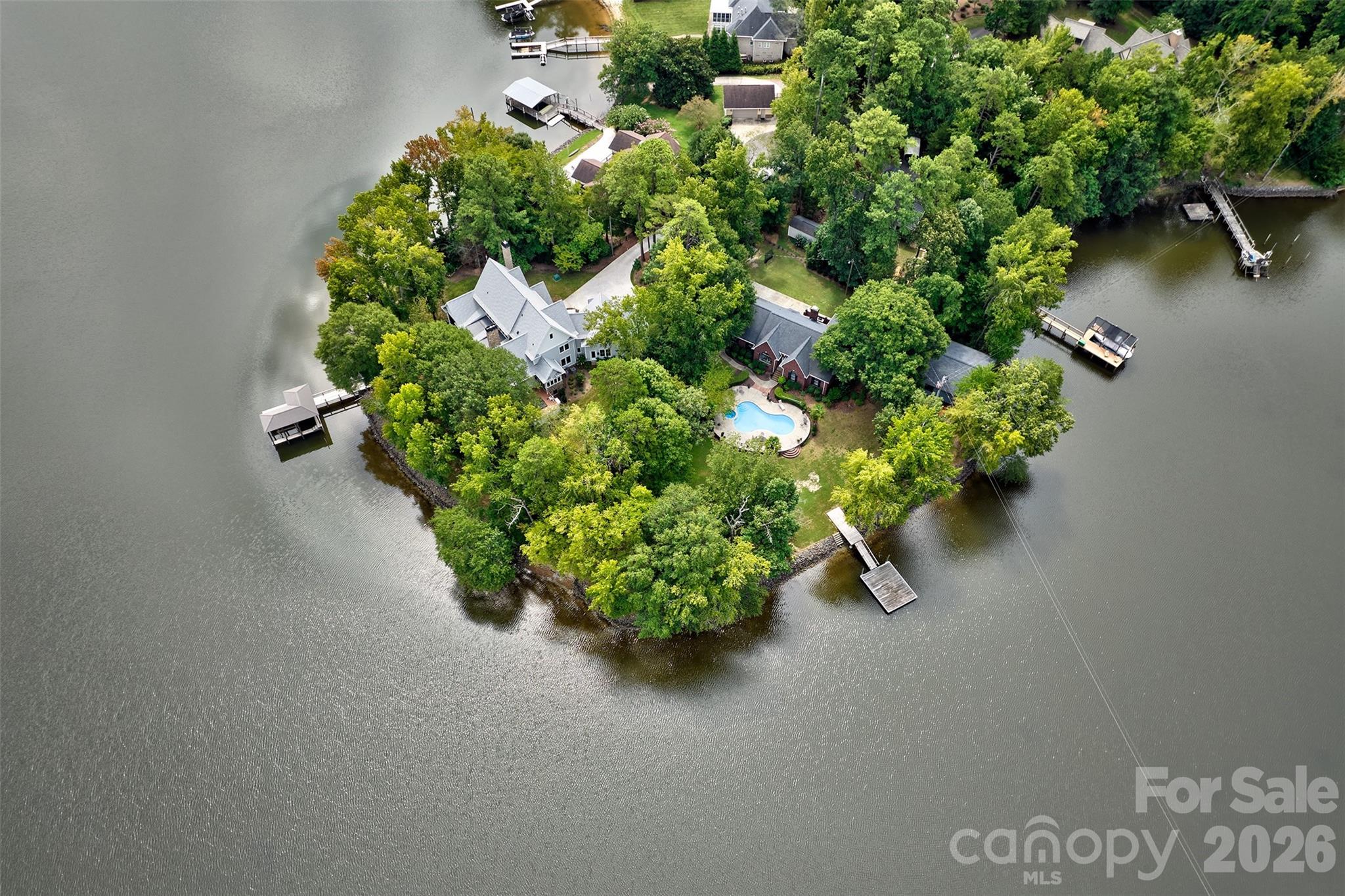 2143 Peninsula Dr, Lake Wylie, SC 29710