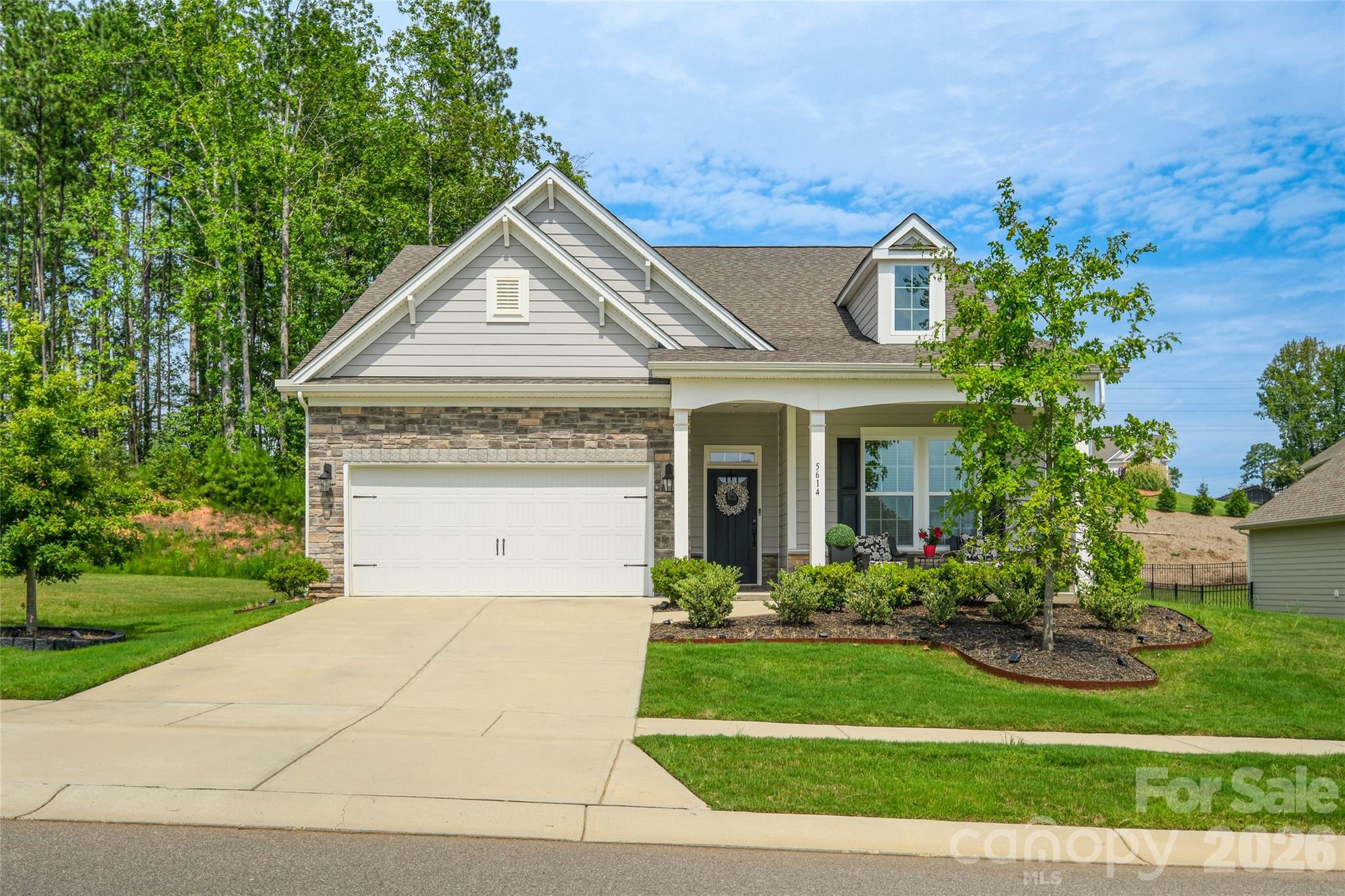 5614 Casper Dr, Charlotte, NC 28214