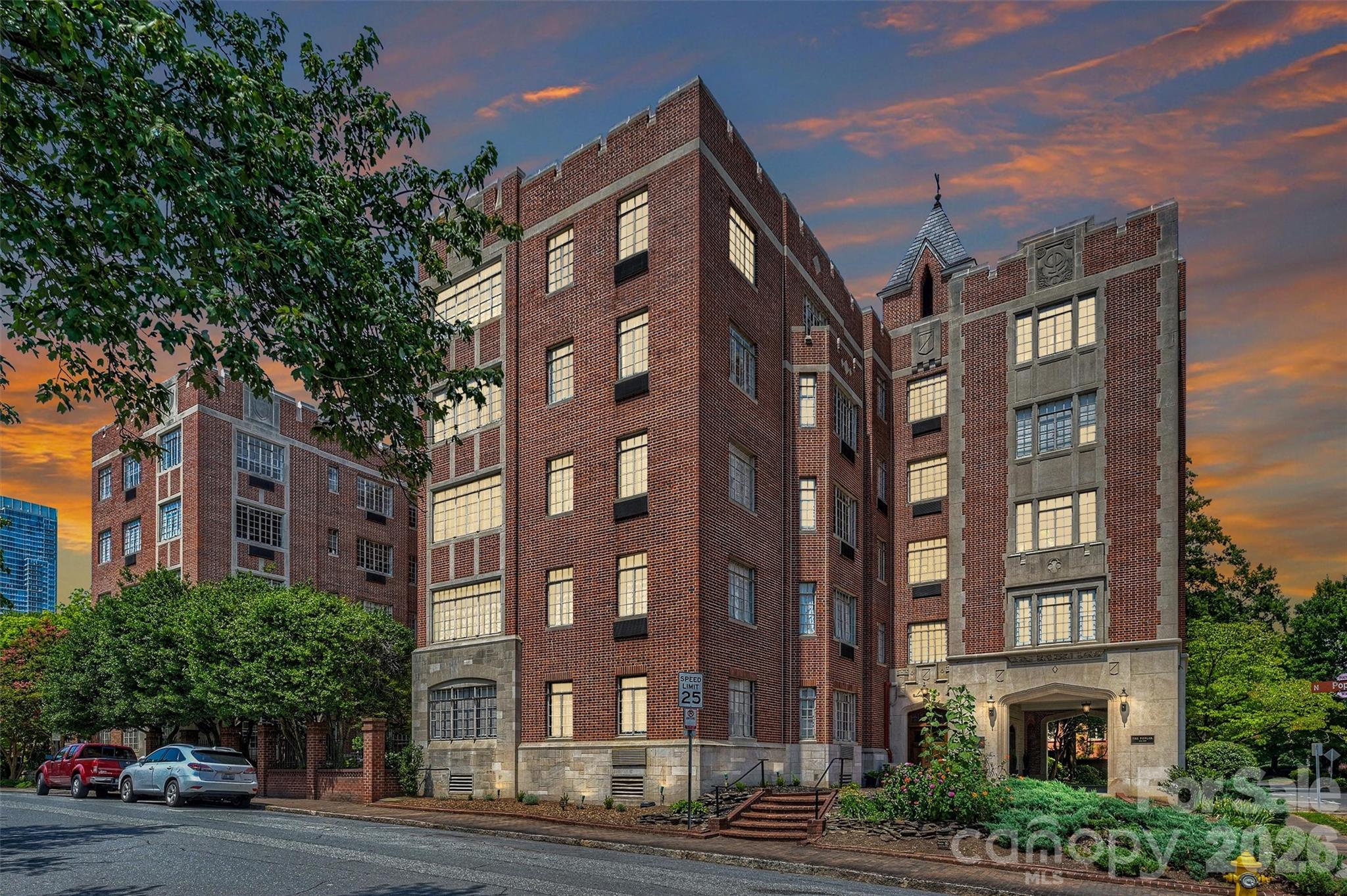 301 W 10th St #308, Charlotte, NC 28202
