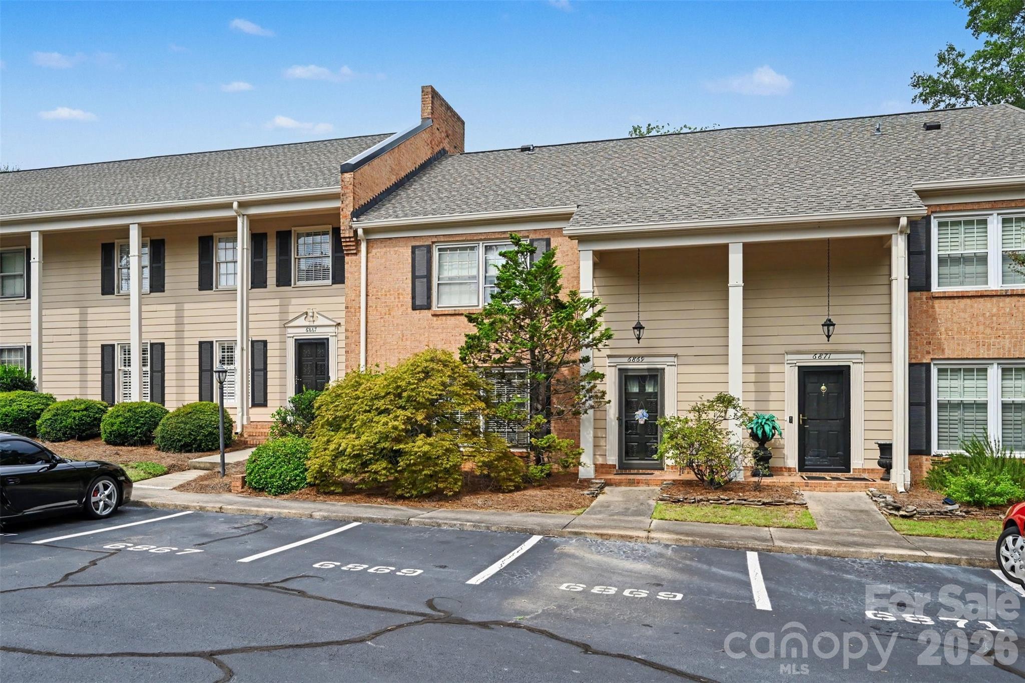 6869 Dumbarton Dr, Charlotte, NC 28210