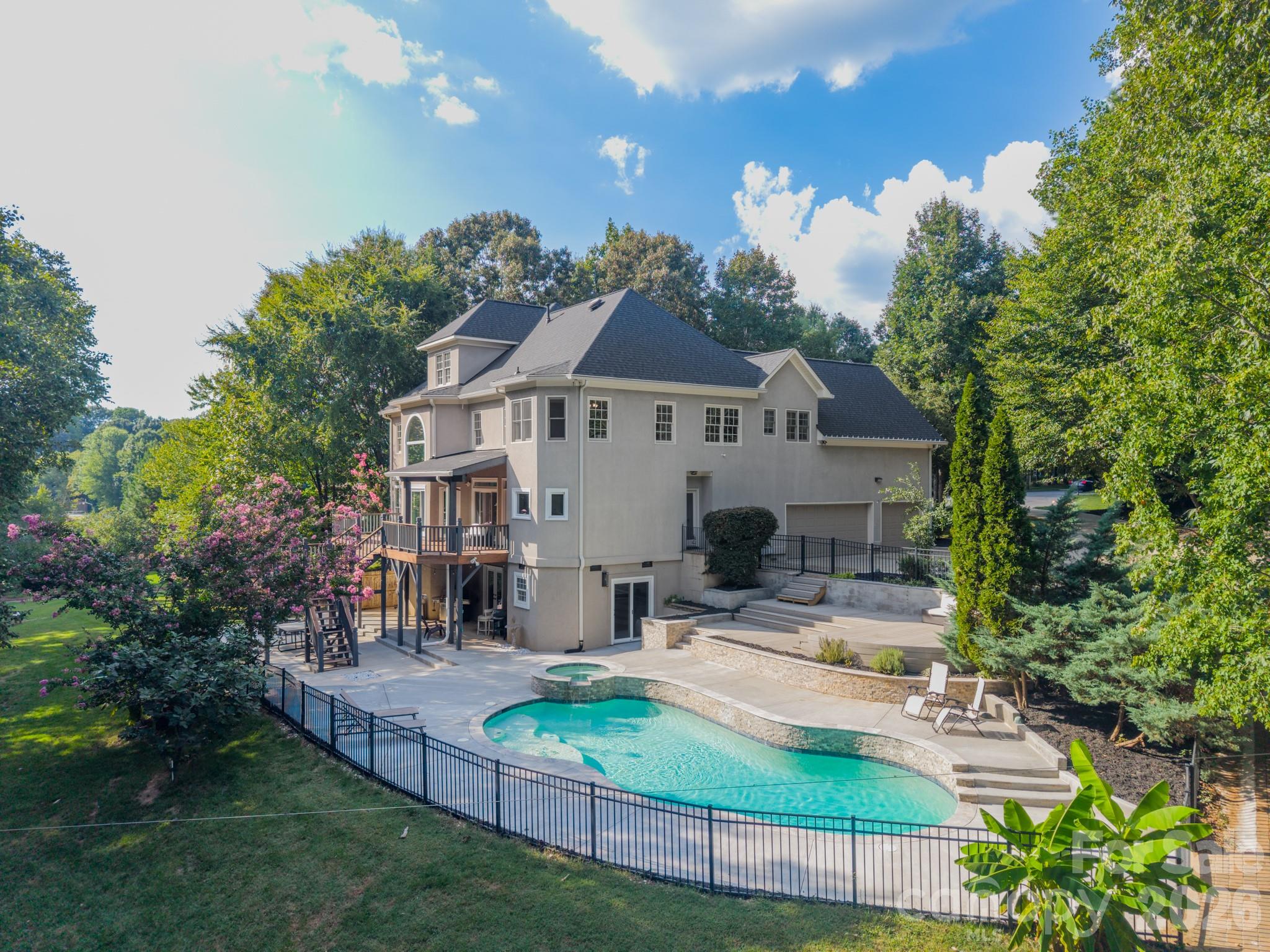 2006 Sandy Pond Ln, Waxhaw, NC 28173