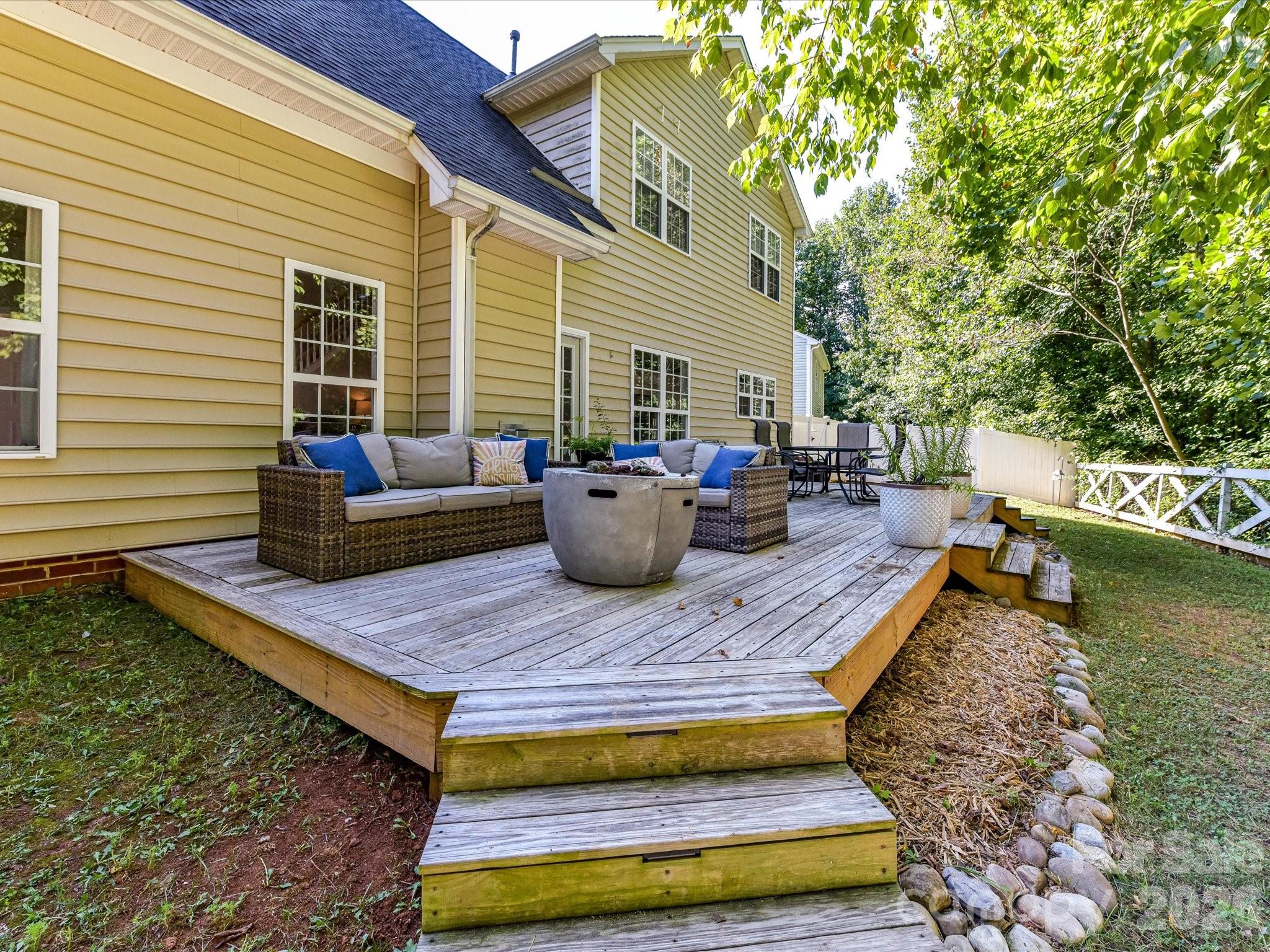 150 W Cavendish Dr, Mooresville, NC 28115