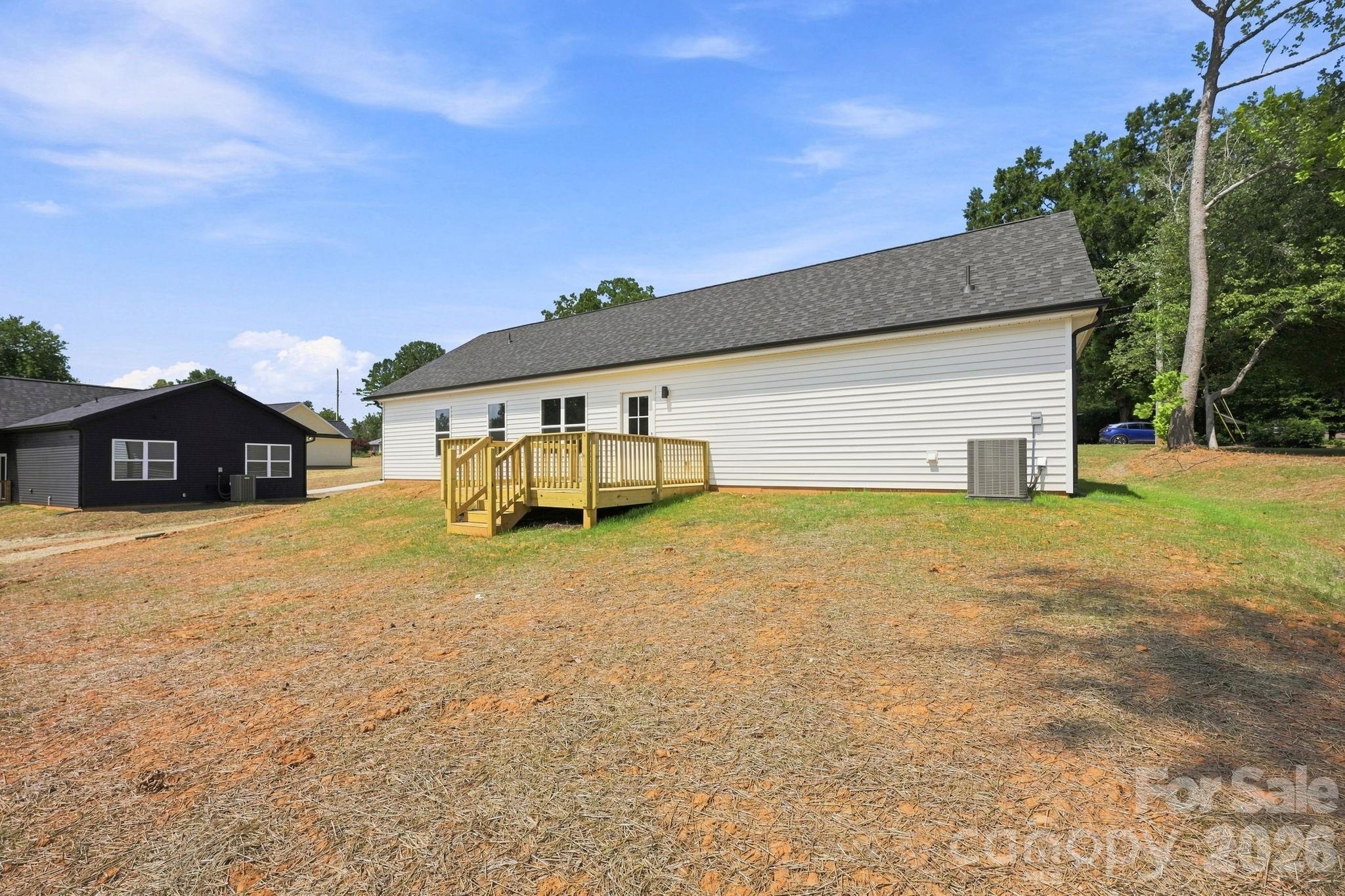 1513 Robin Rd, Newton, NC 28658
