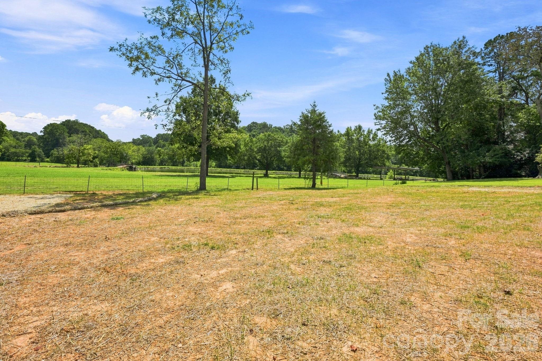 1517 Robin Rd, Newton, NC 28658
