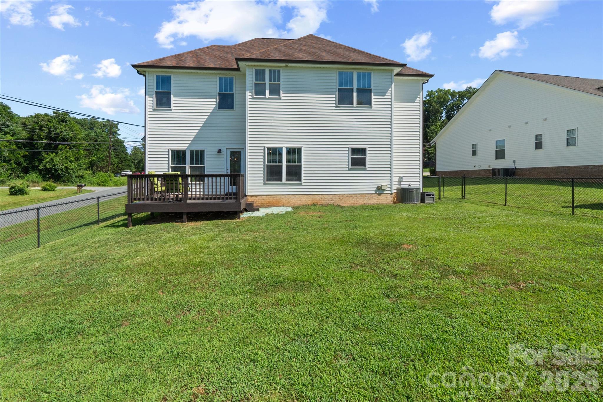 1215 Robinhood Ln, Kannapolis, NC 28081