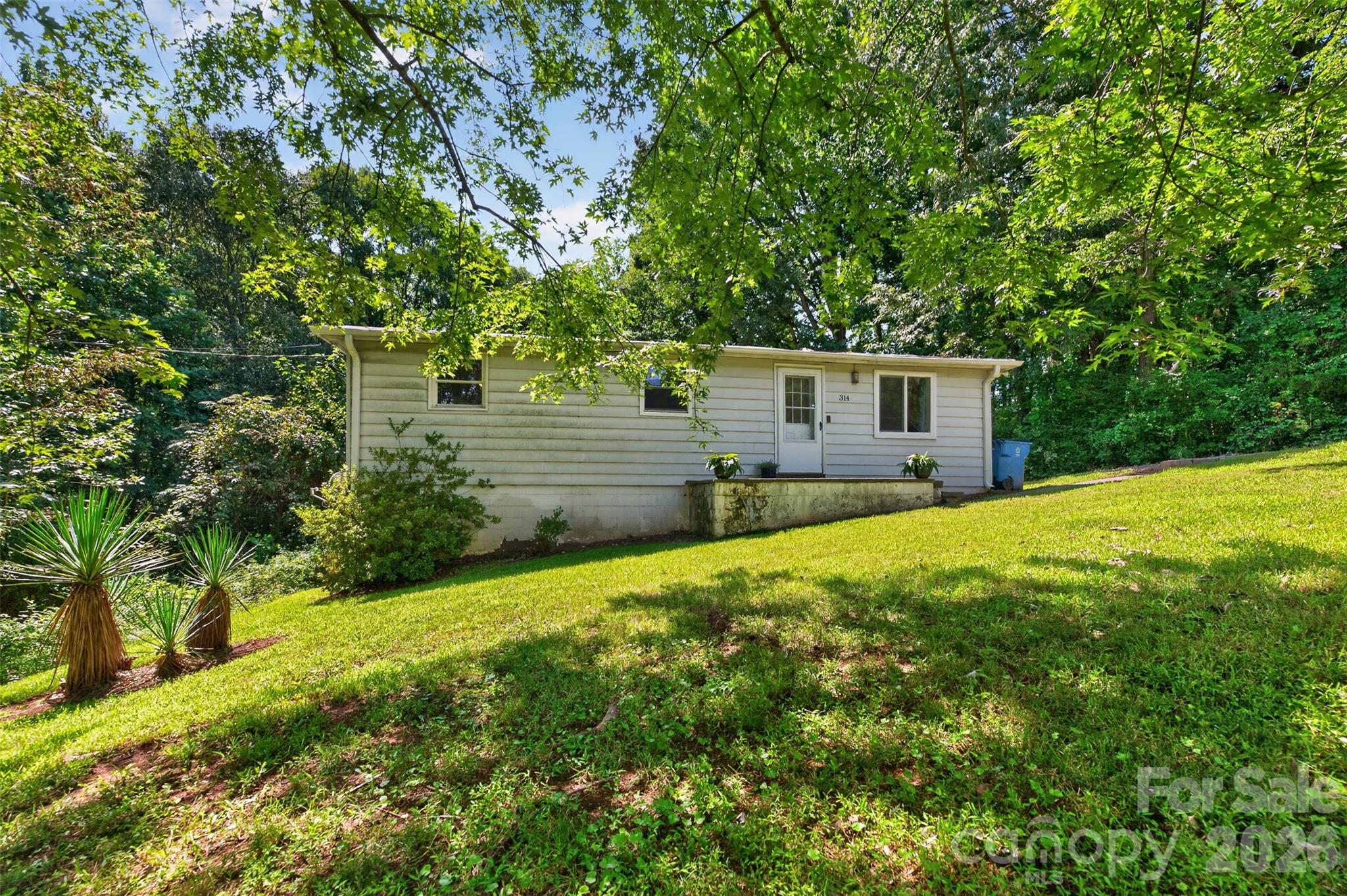 314 22nd Street Ct SE, Hickory, NC 28602